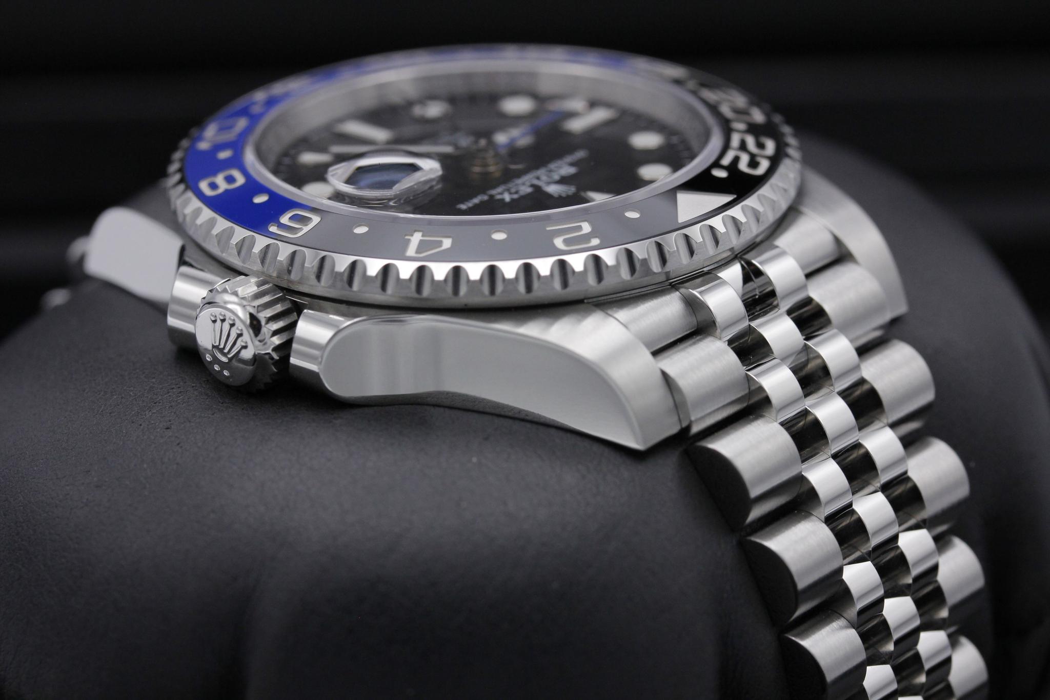 Watch Image 4