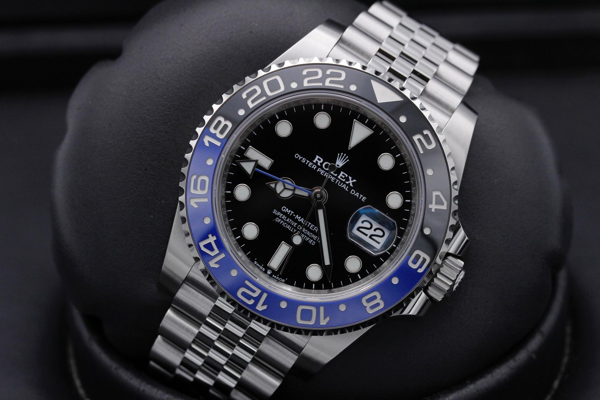 Watch Image 10