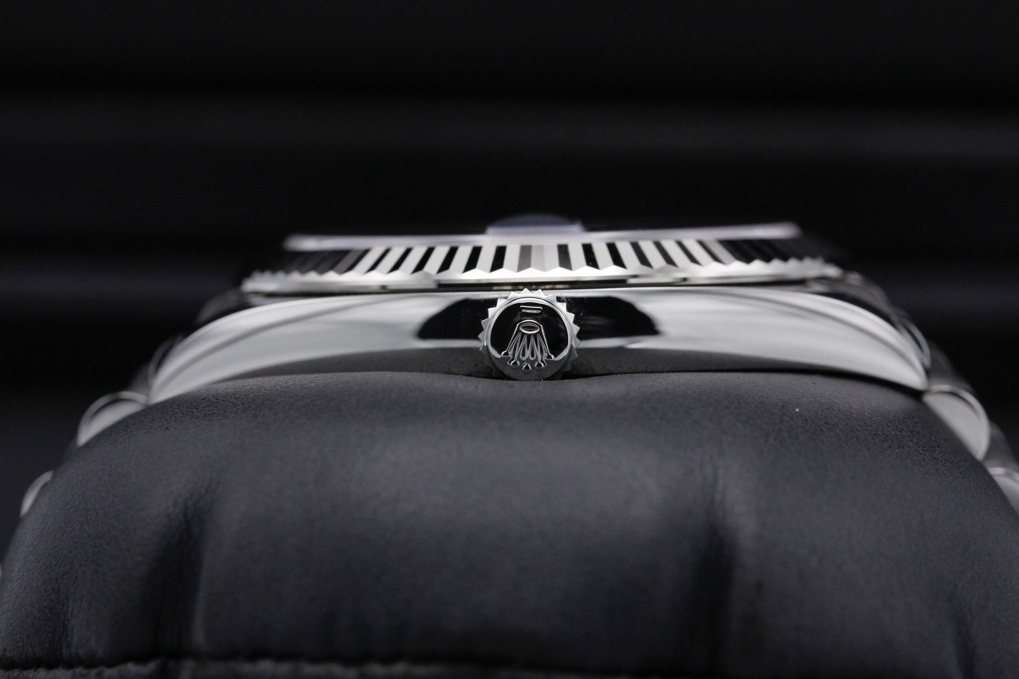 Watch Image 3