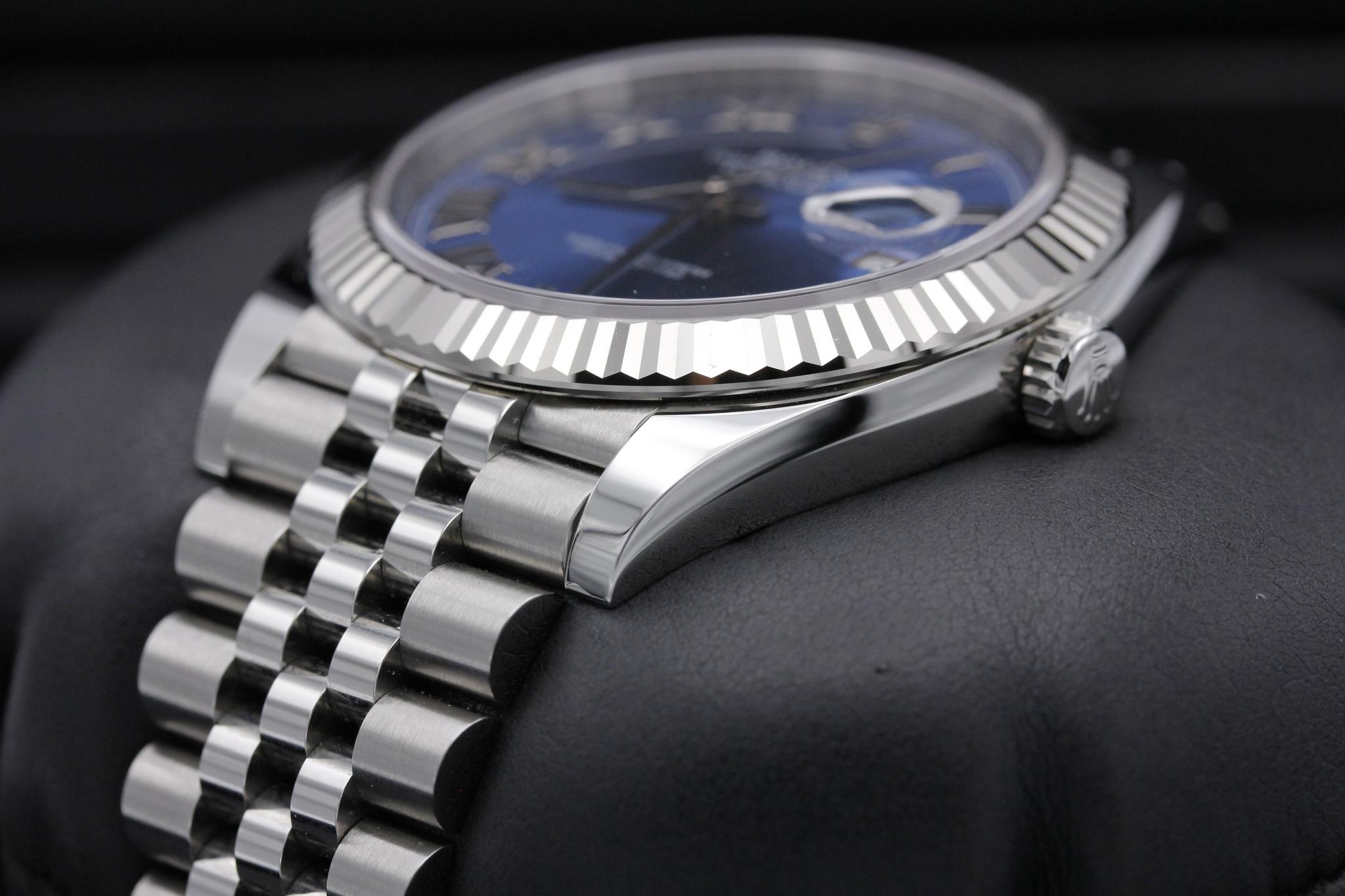 Watch Image 2