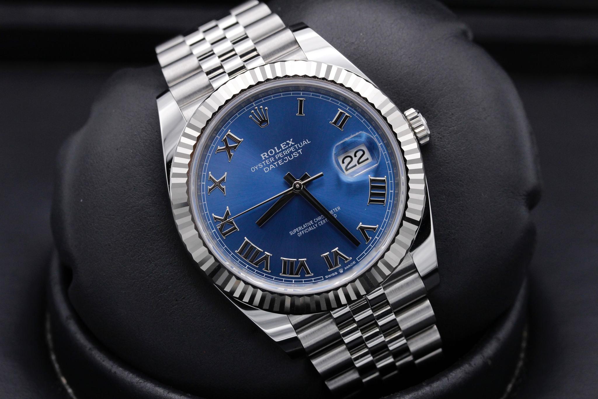 Watch Image 9