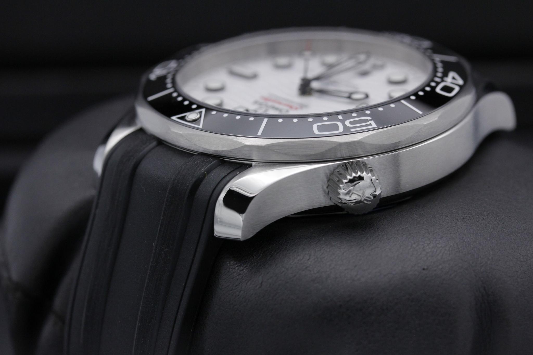 Watch Image 4