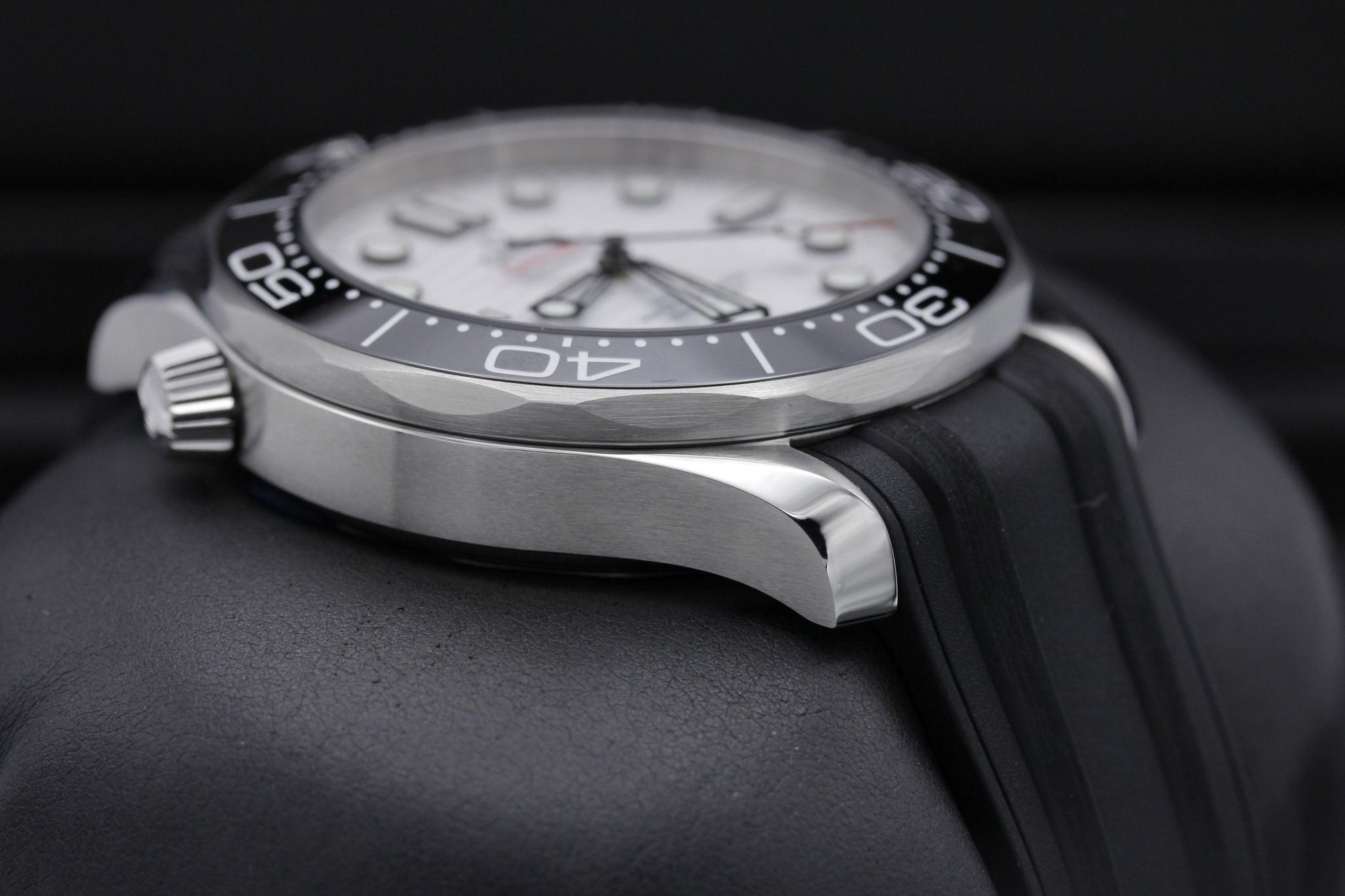 Watch Image 6