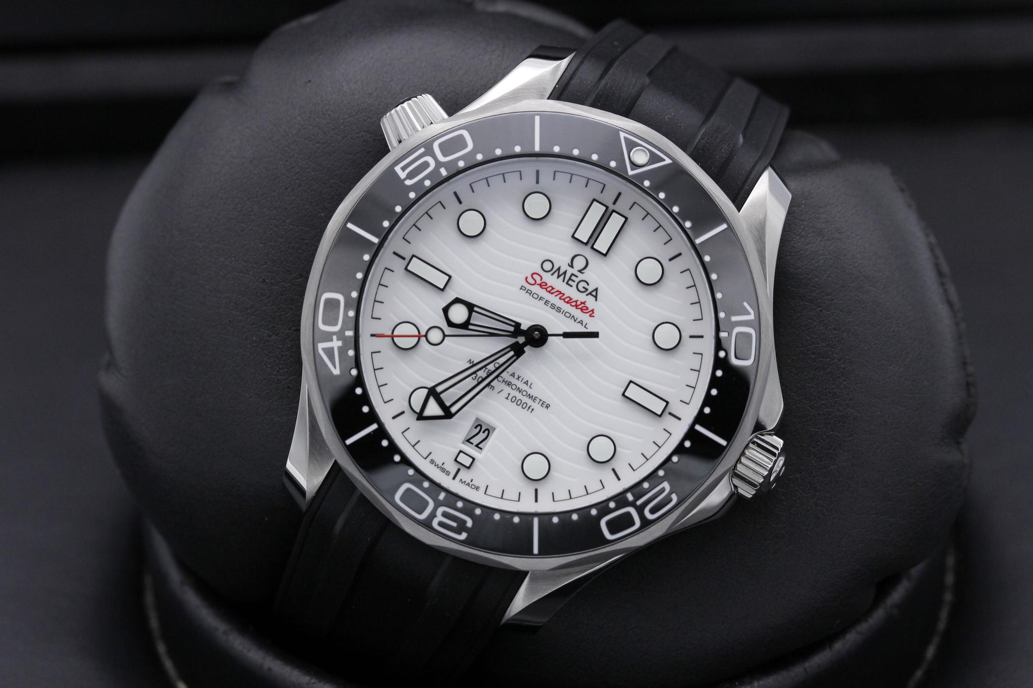 Watch Image 10