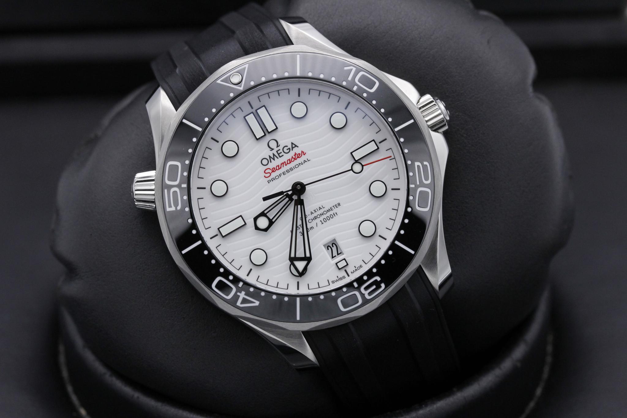 Watch Image 9