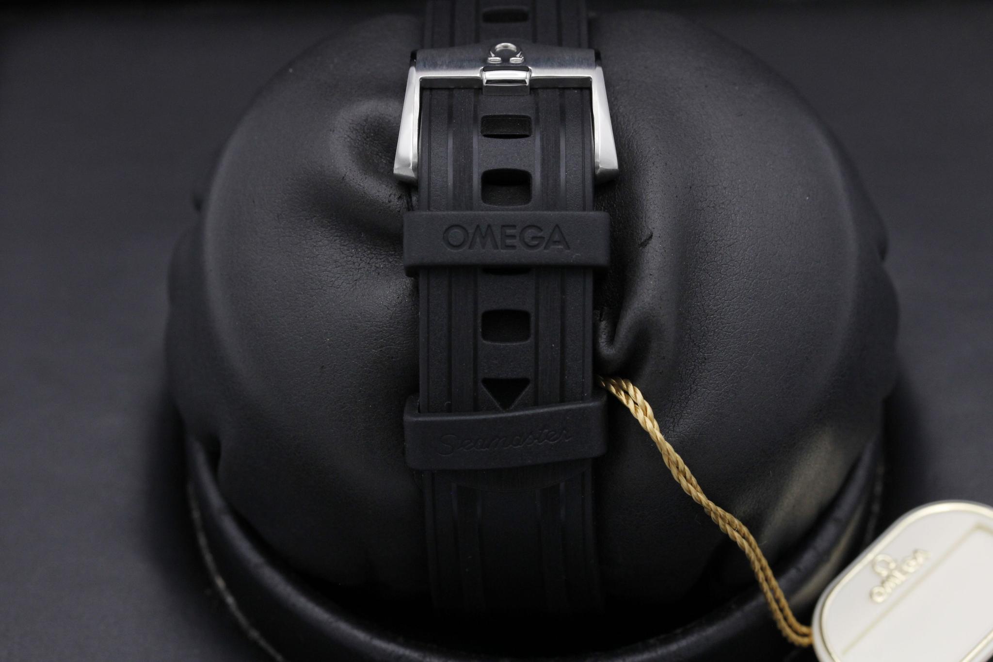Watch Image 8