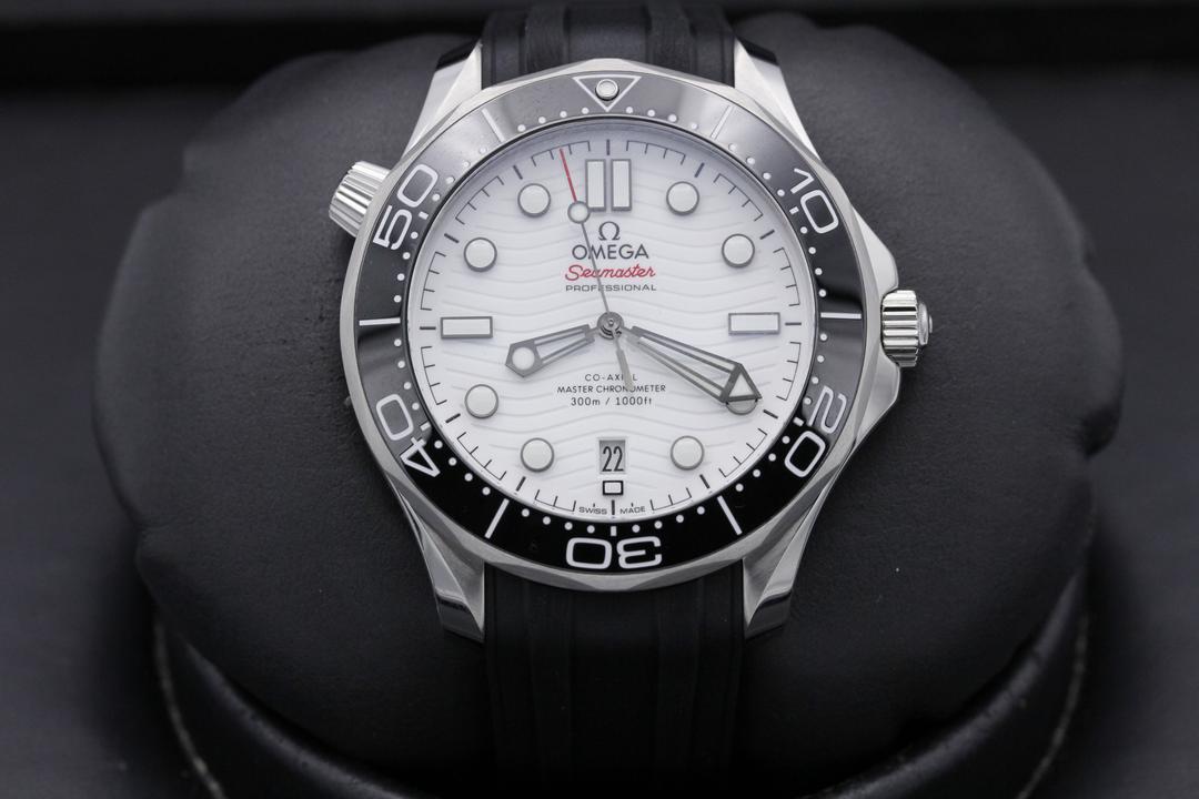 Omega Seamaster 300m 210.32.42.20.04.001