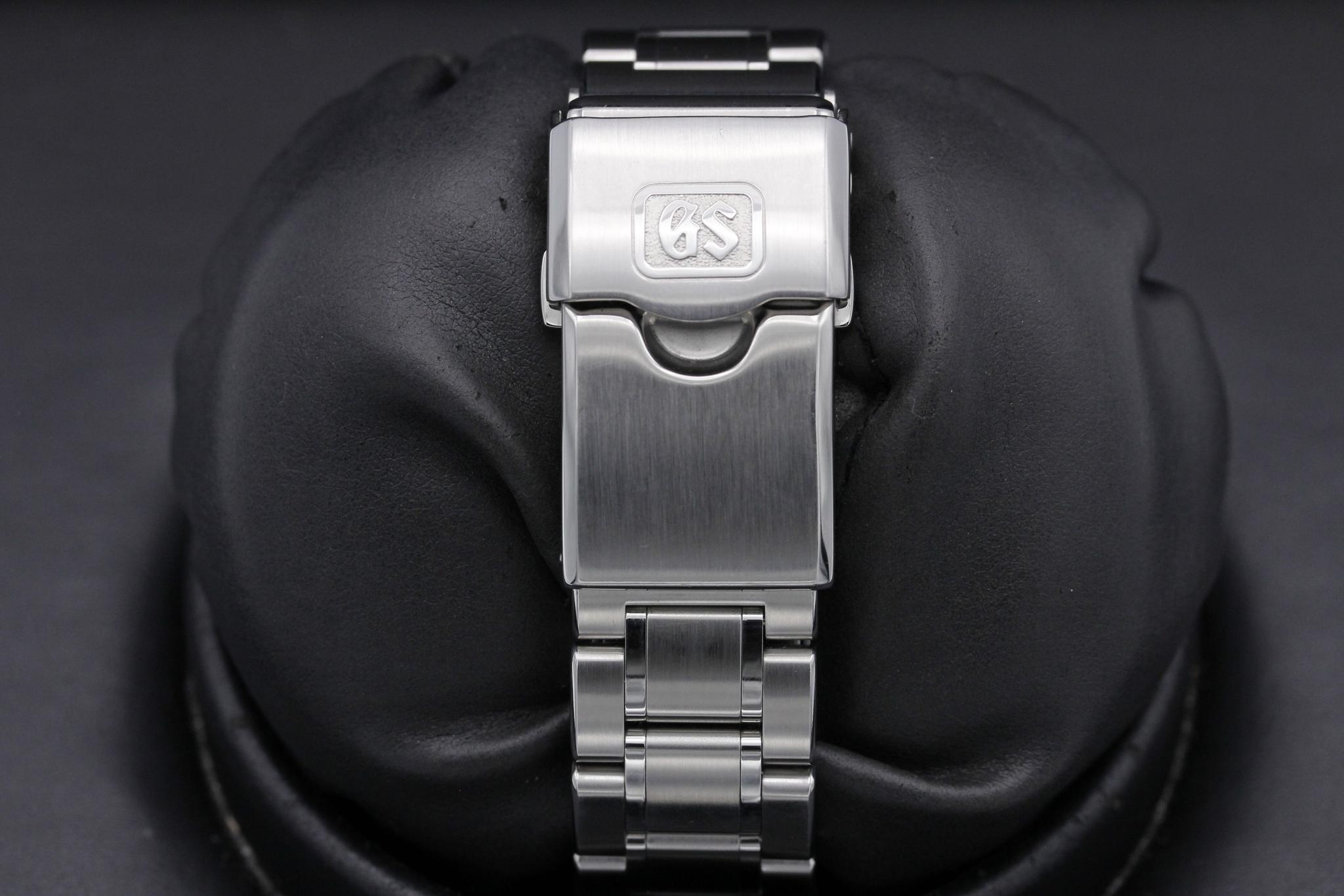 Watch Image 8