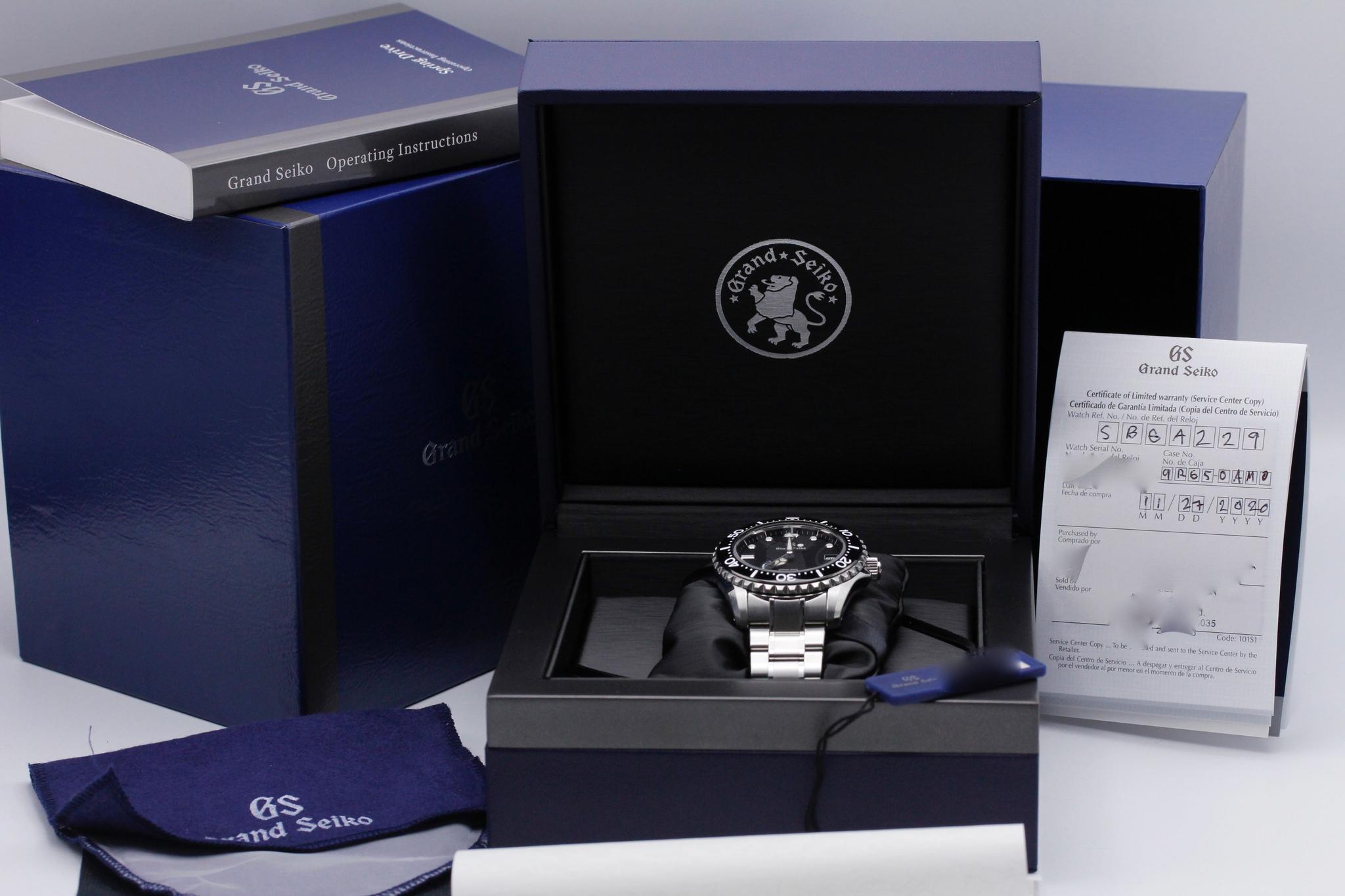 Watch Image 11