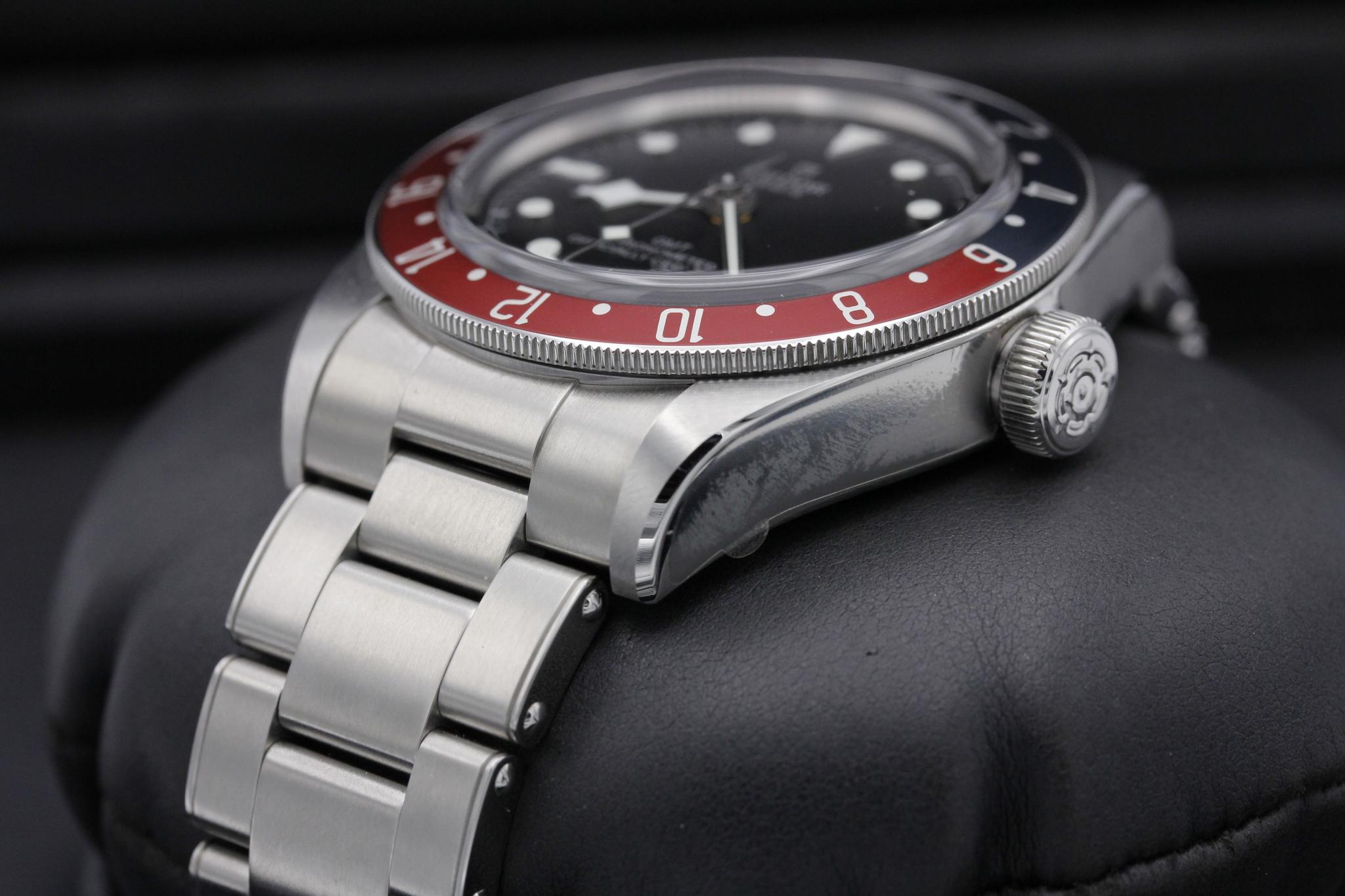 Watch Image 2