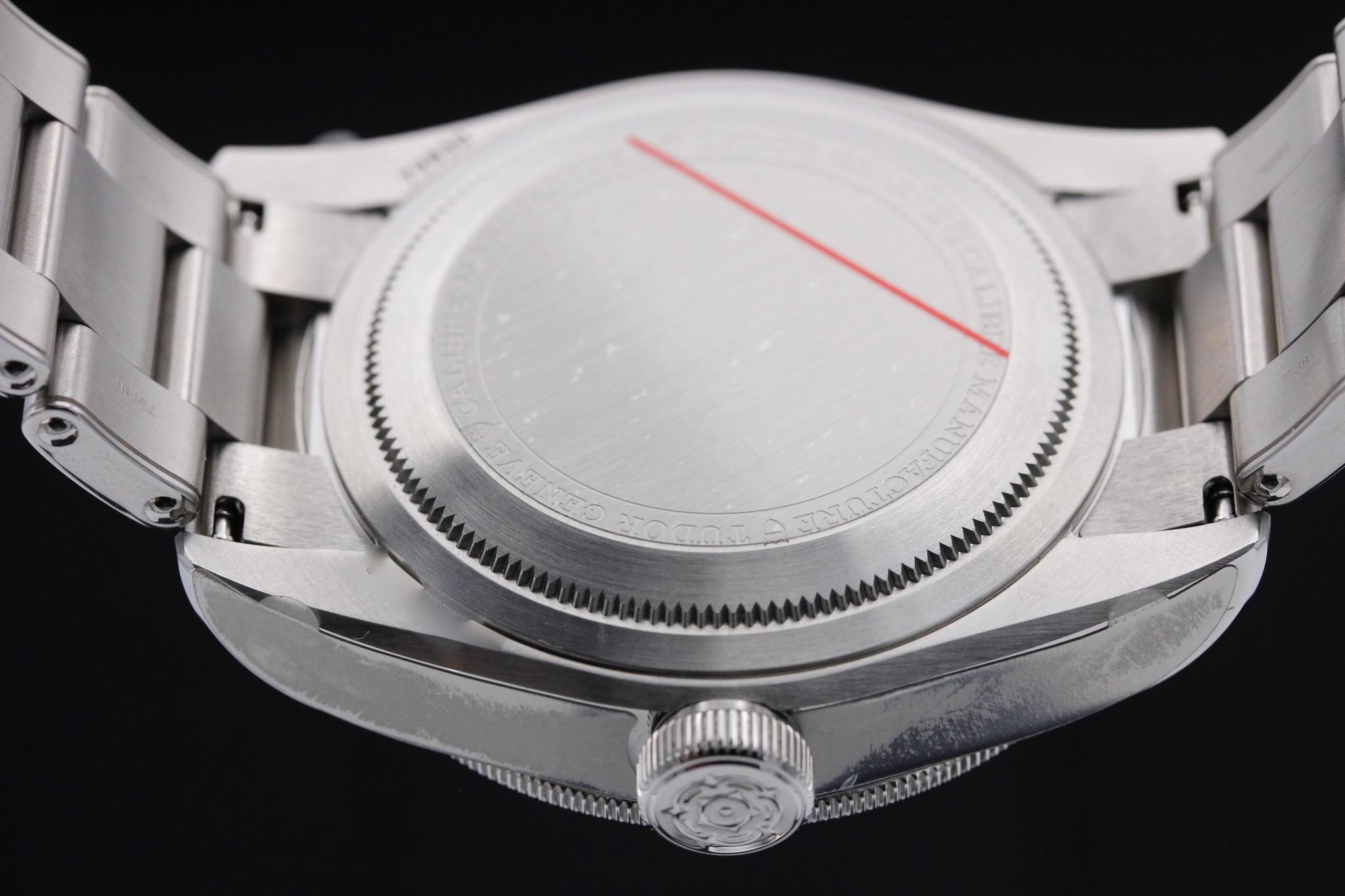 Watch Image 7