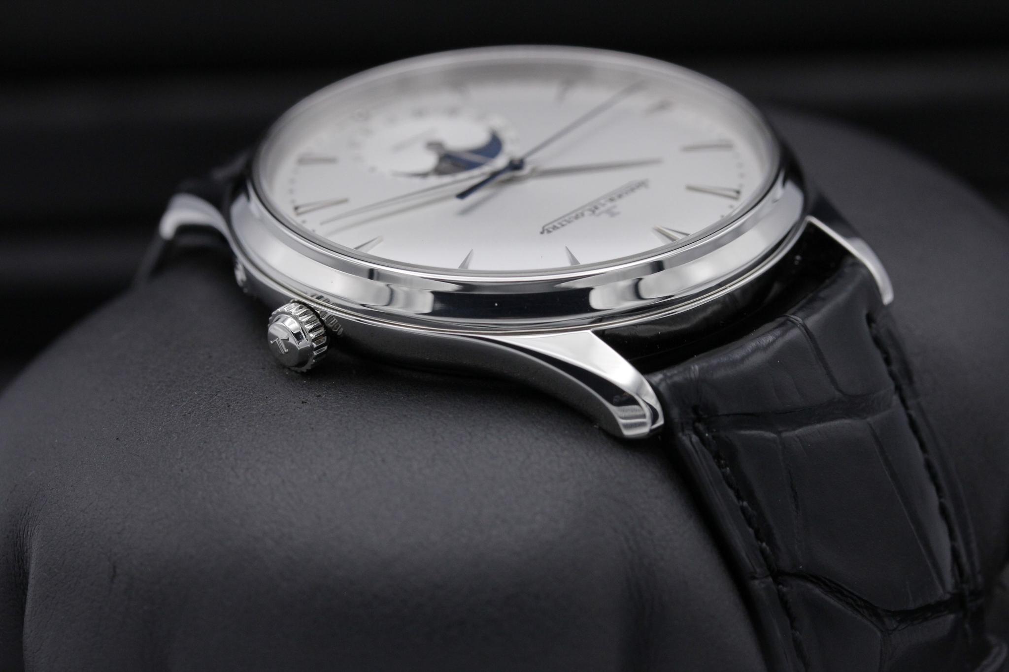 Watch Image 4