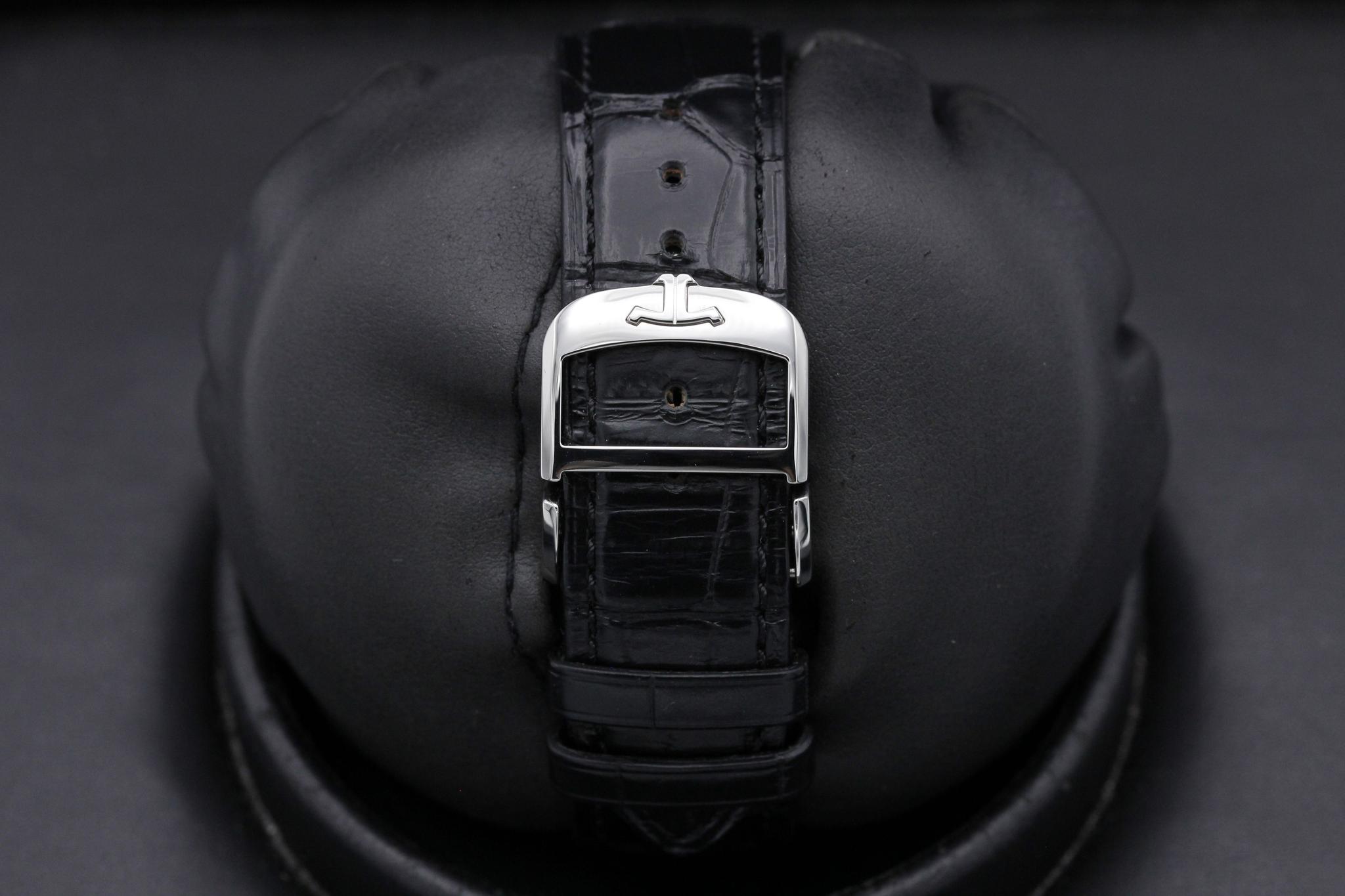 Watch Image 7