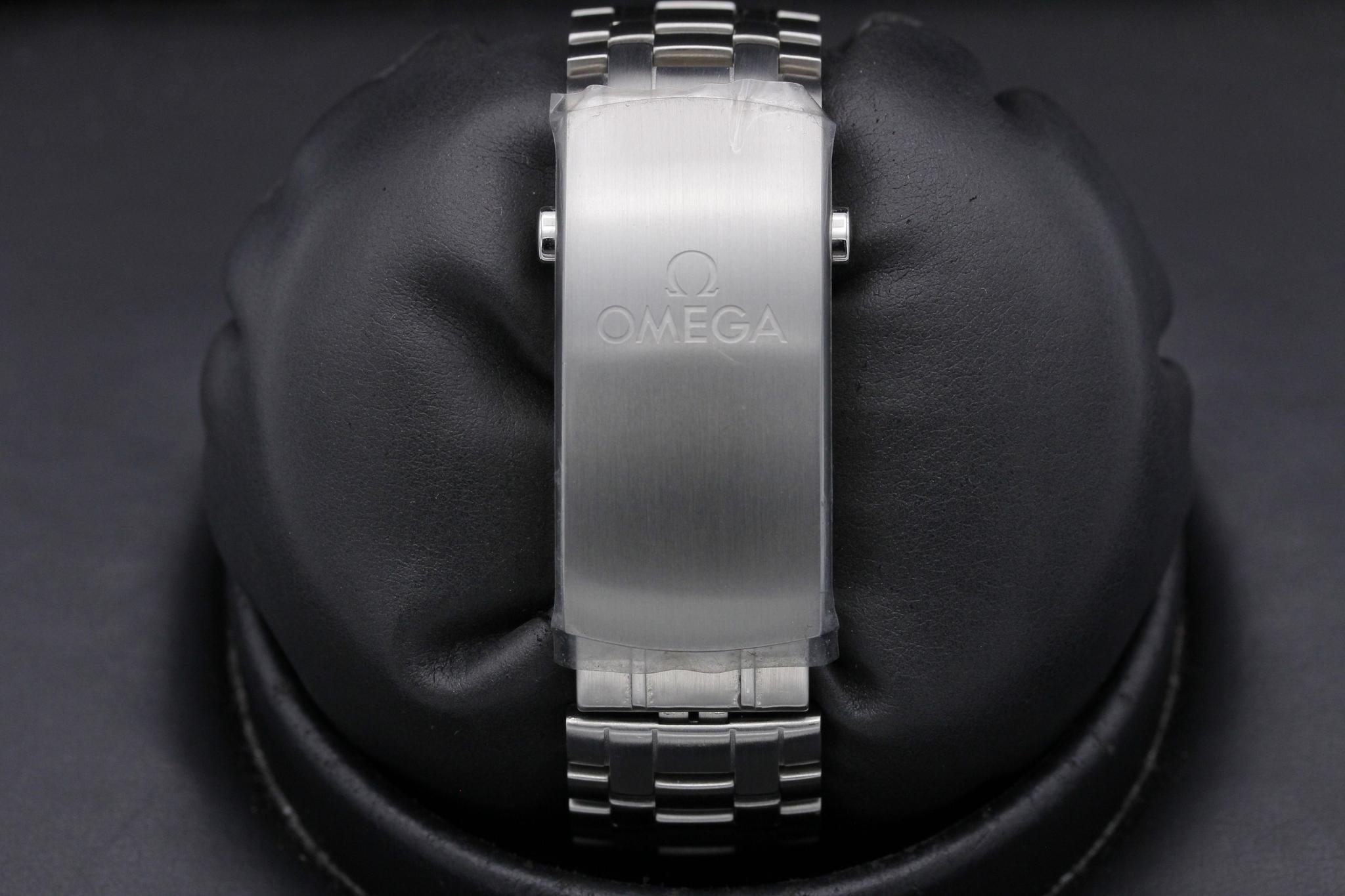 Watch Image 8