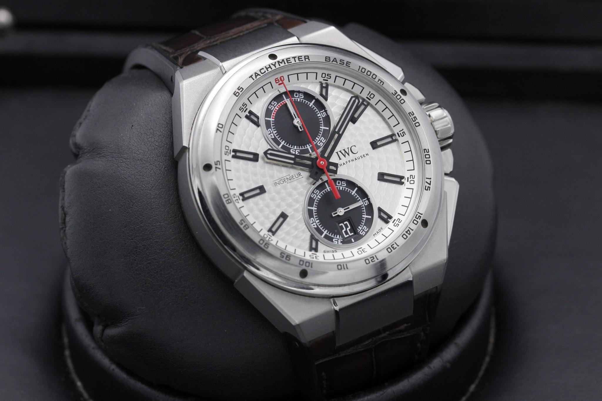 Watch Image 10