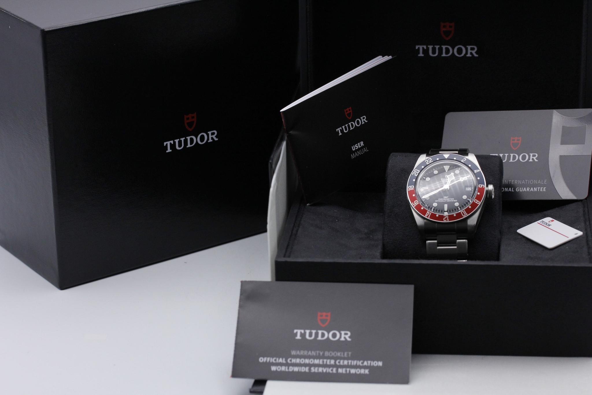 Watch Image 11