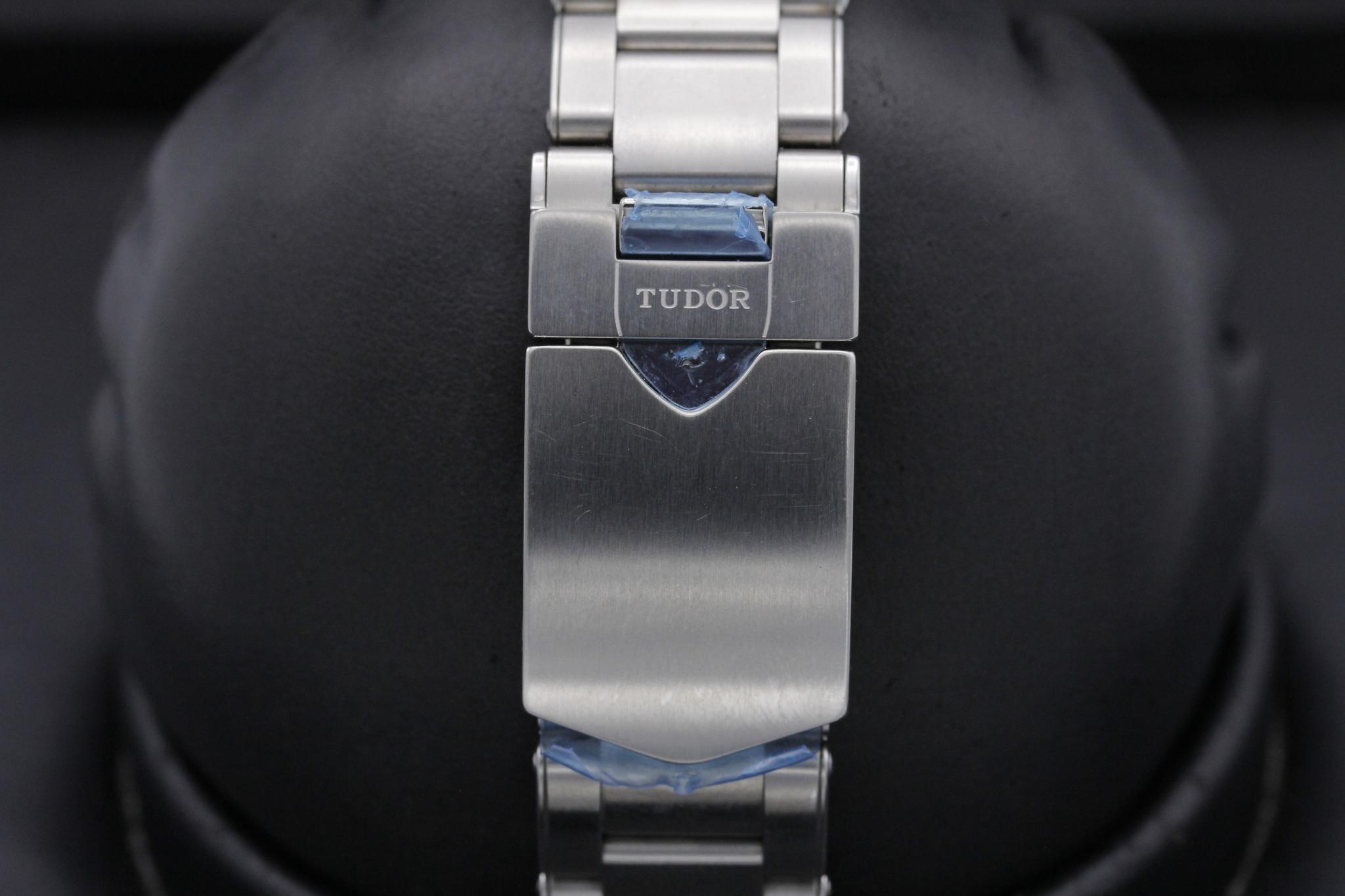 Watch Image 8