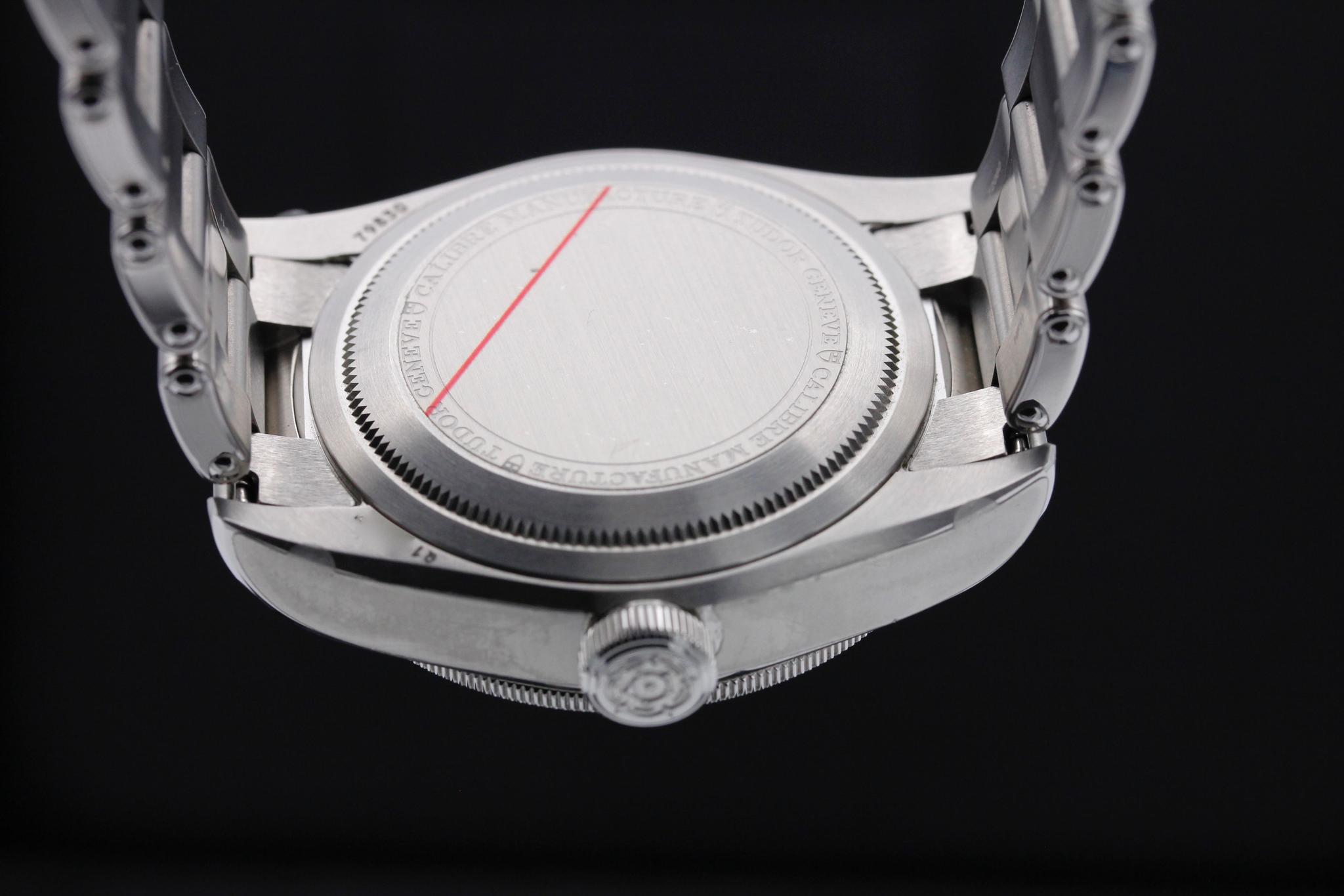 Watch Image 7