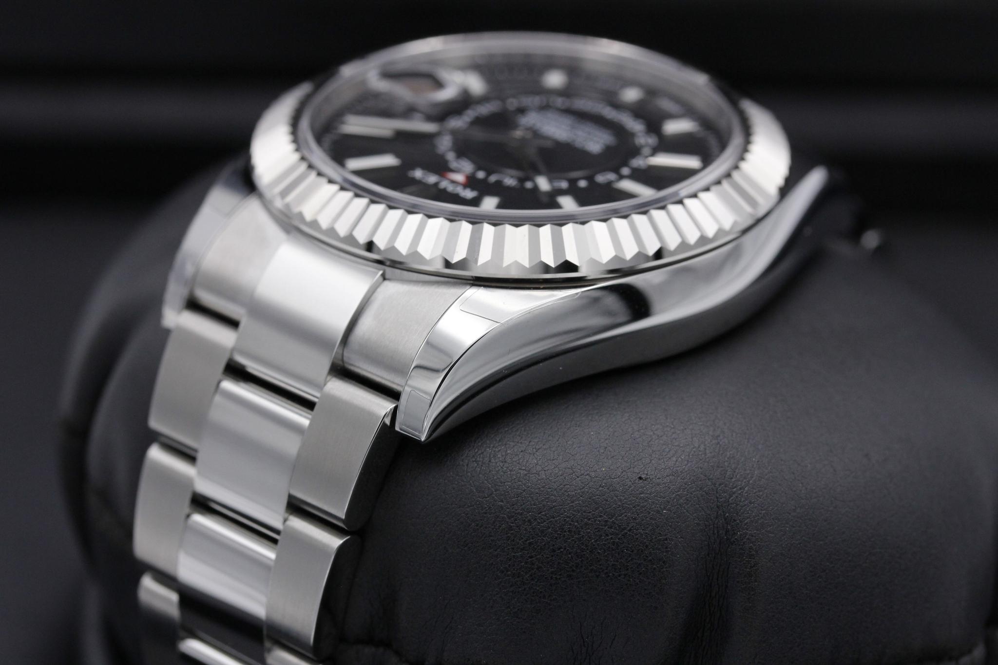 Watch Image 5