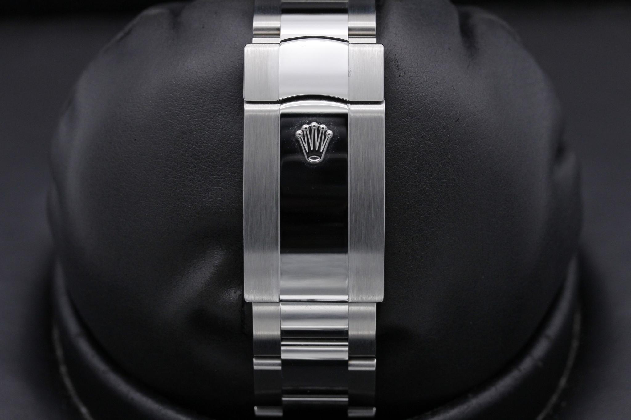 Watch Image 8