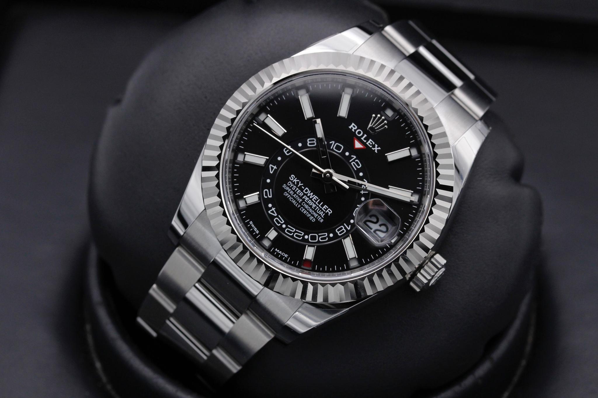 Watch Image 9