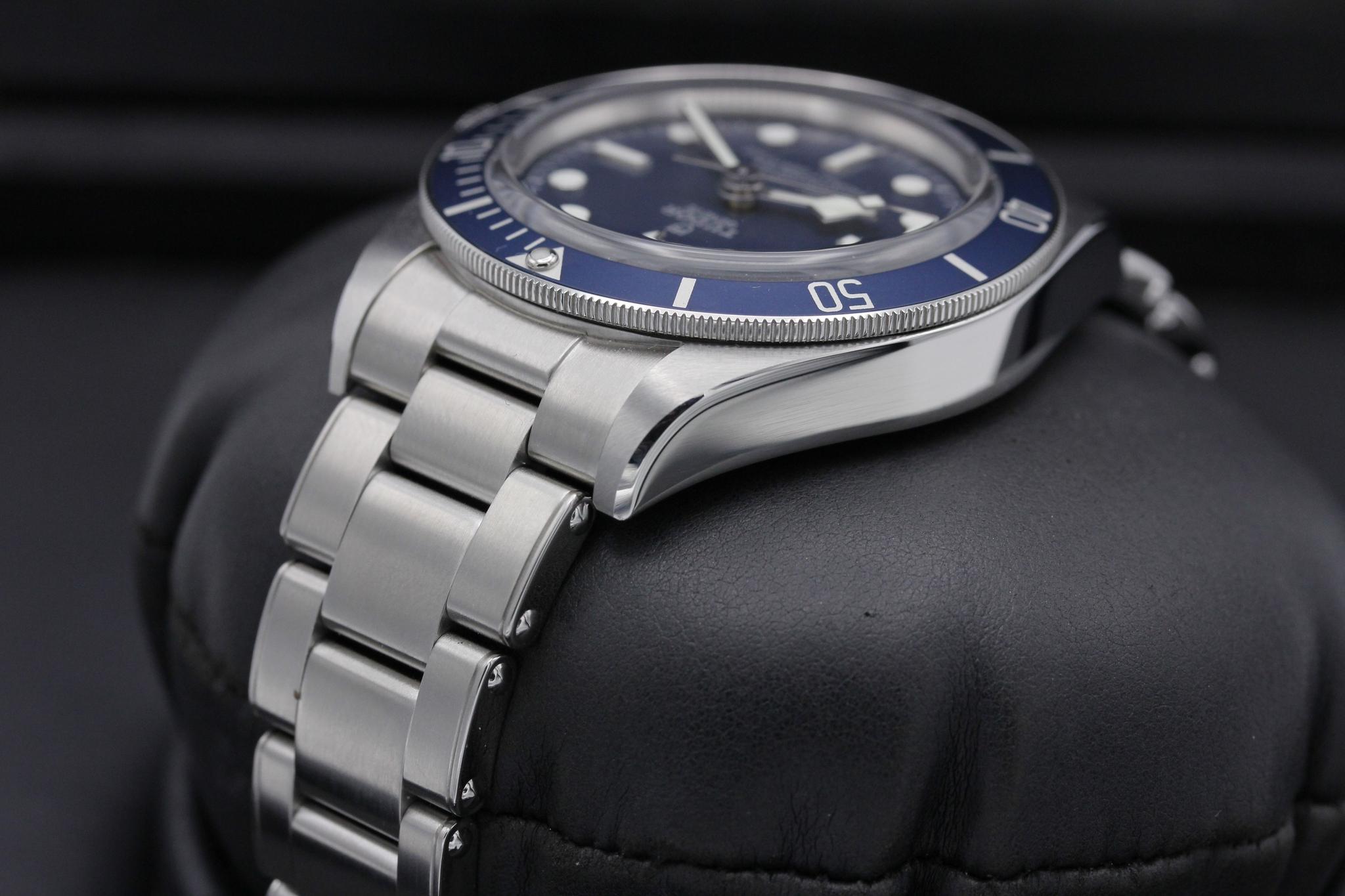 Watch Image 5