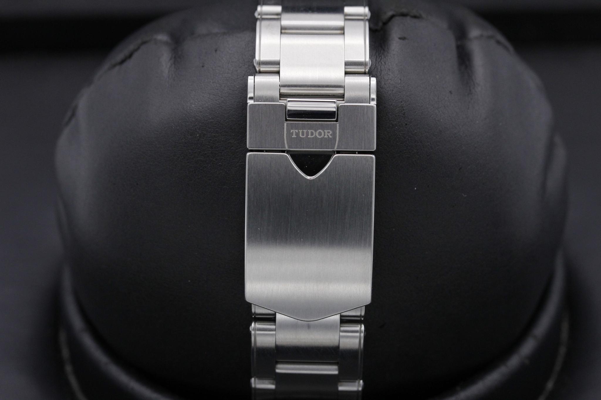 Watch Image 8