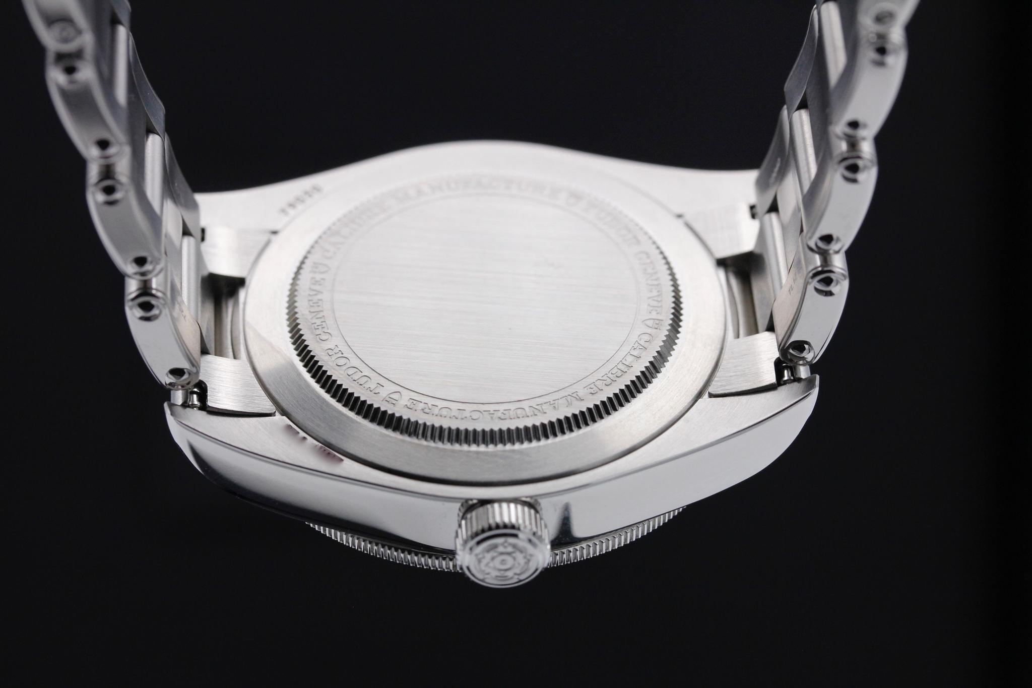 Watch Image 7