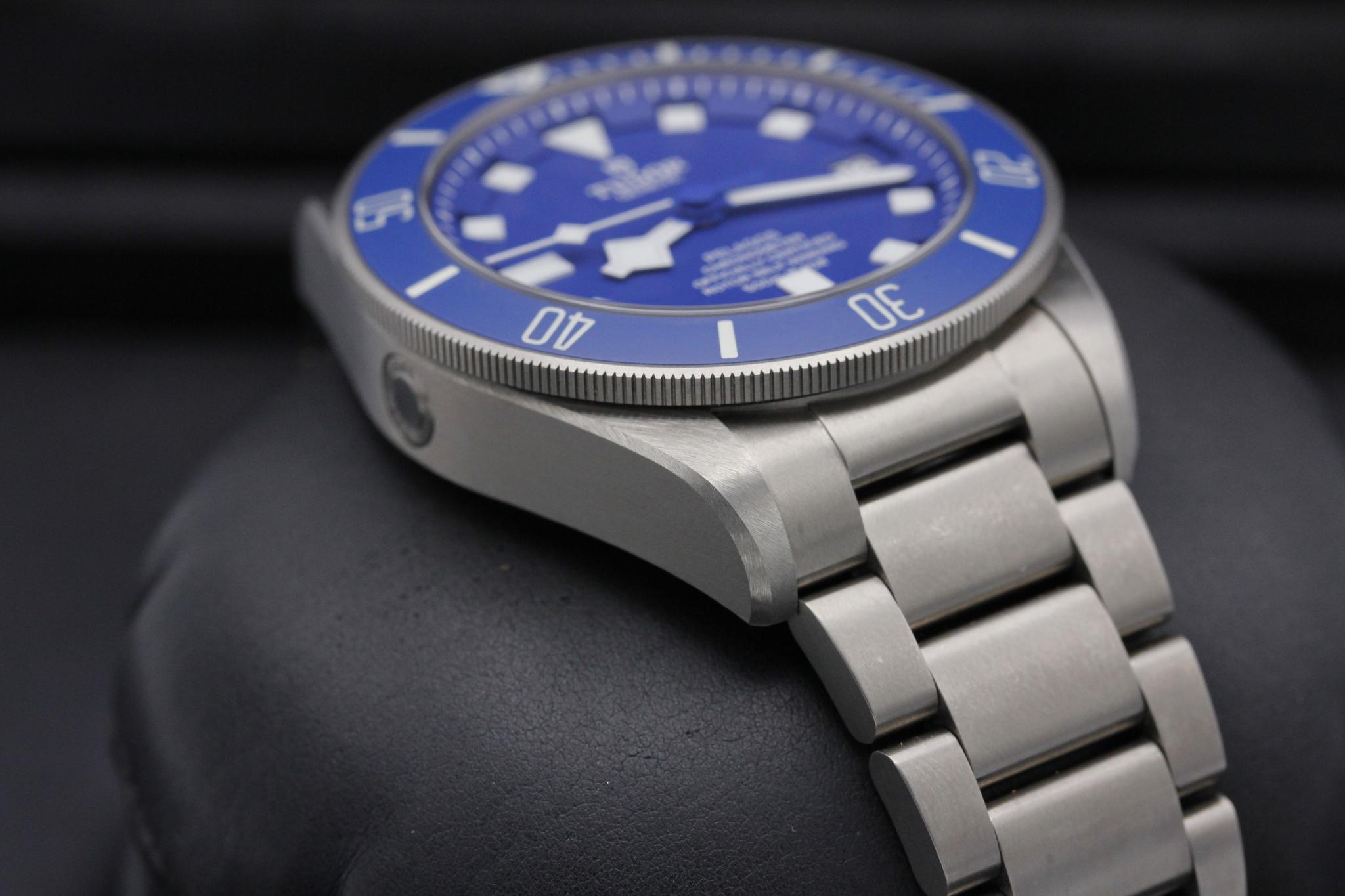 Watch Image 6
