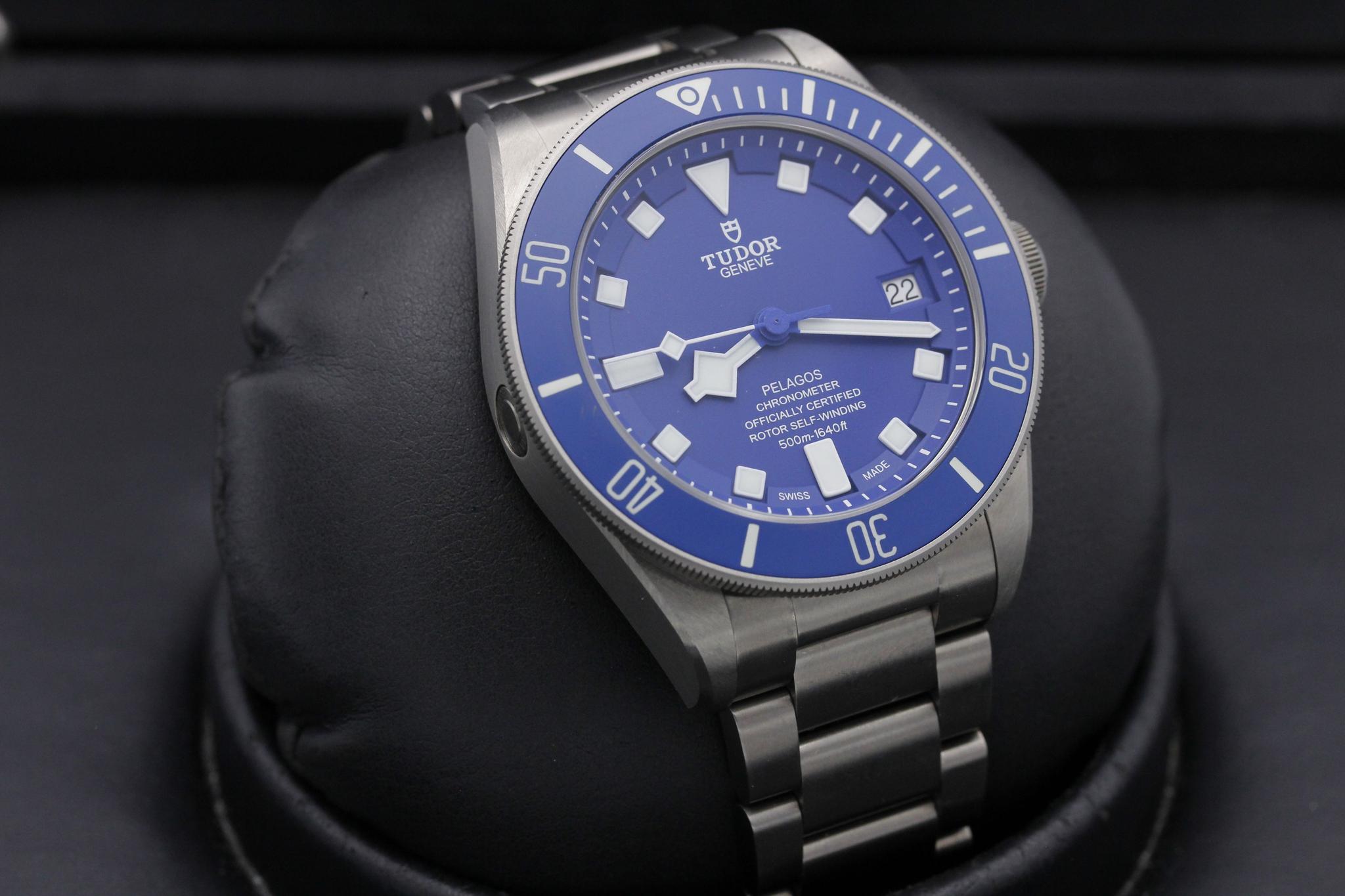 Watch Image 10
