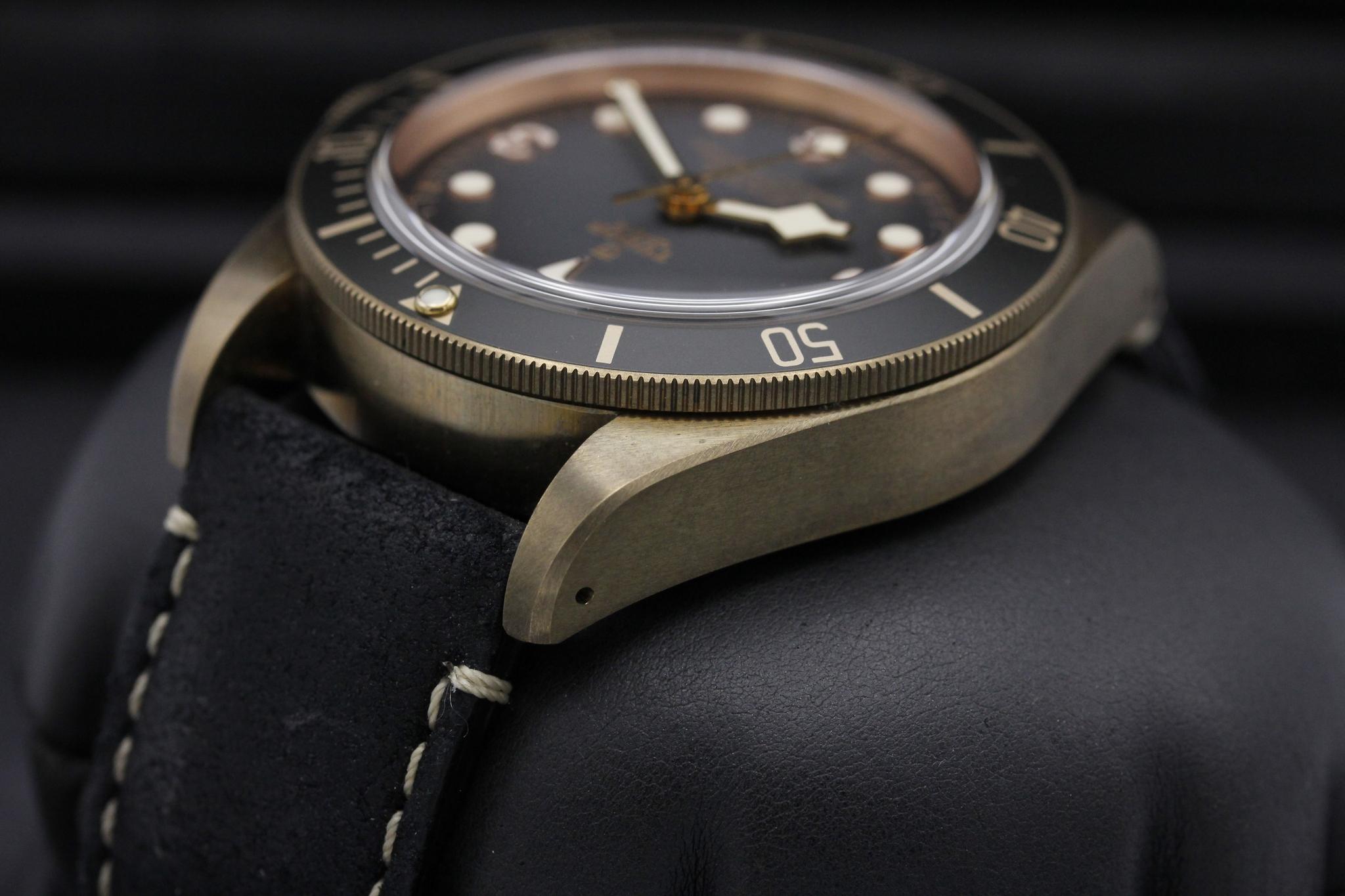 Watch Image 5