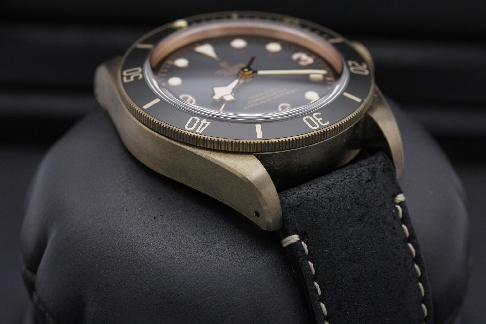Watch Image 6