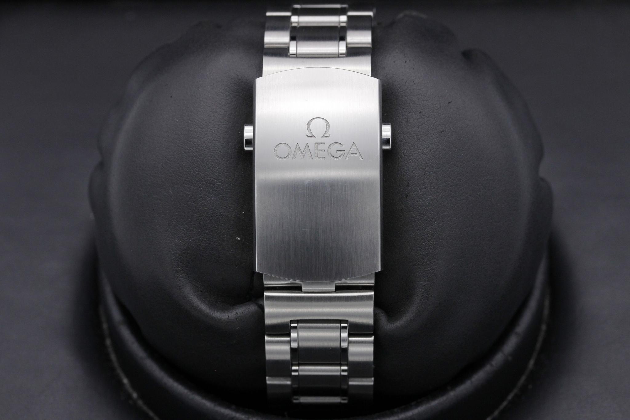 Watch Image 8