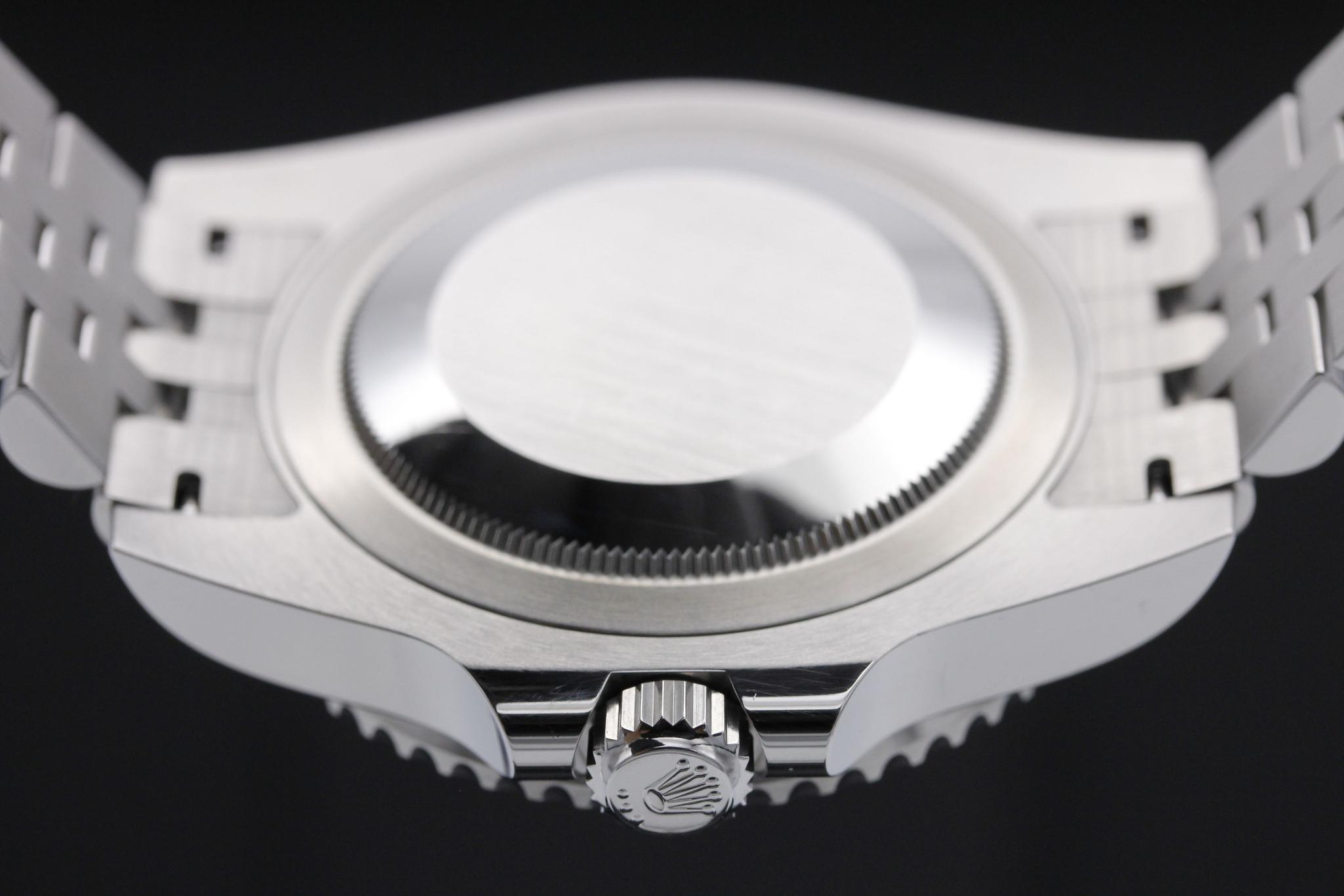 Watch Image 7