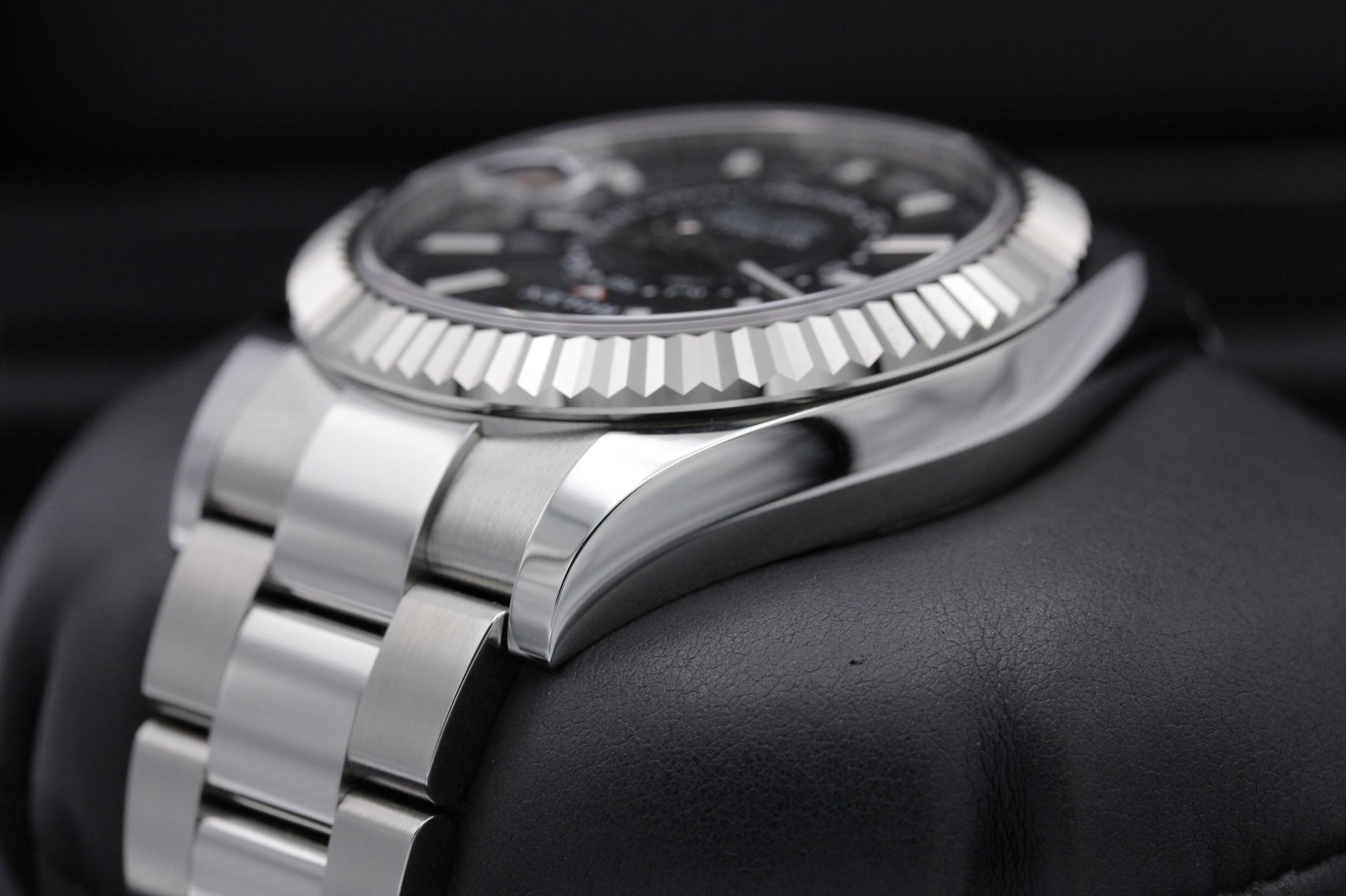 Watch Image 5