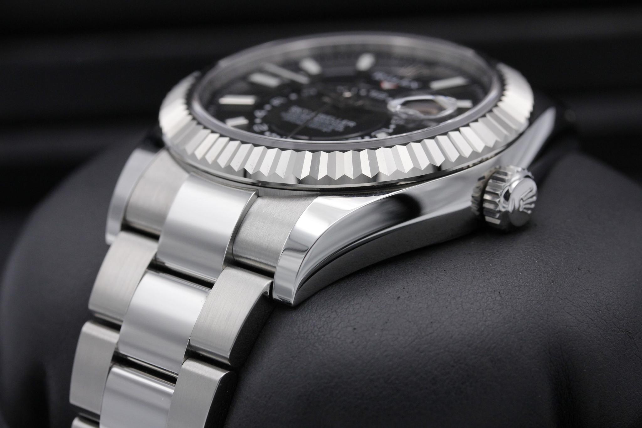 Watch Image 2