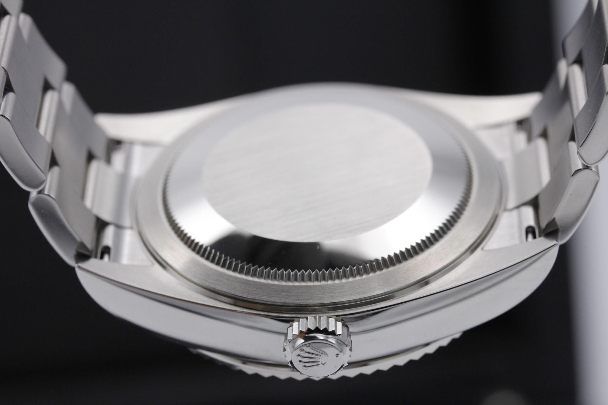 Watch Image 7