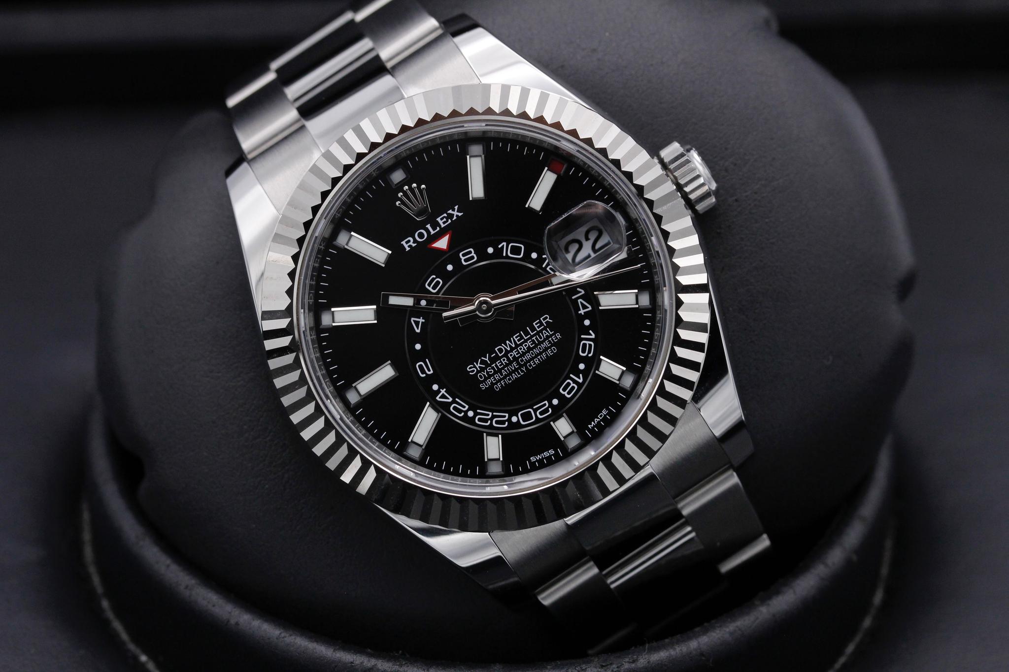 Watch Image 9