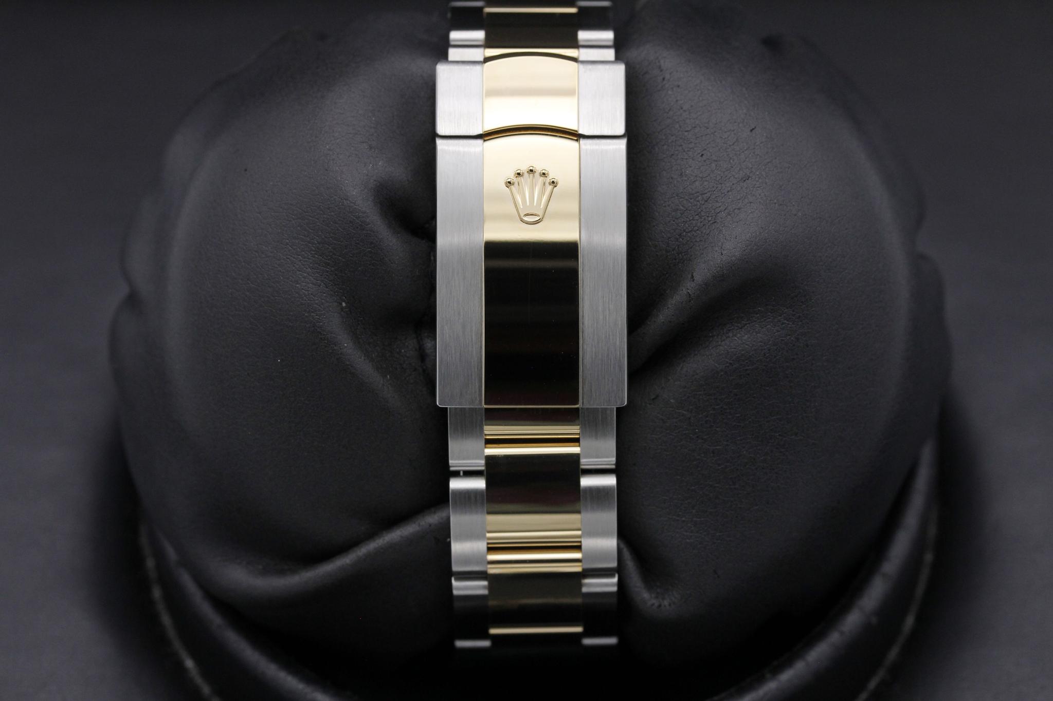 Watch Image 8