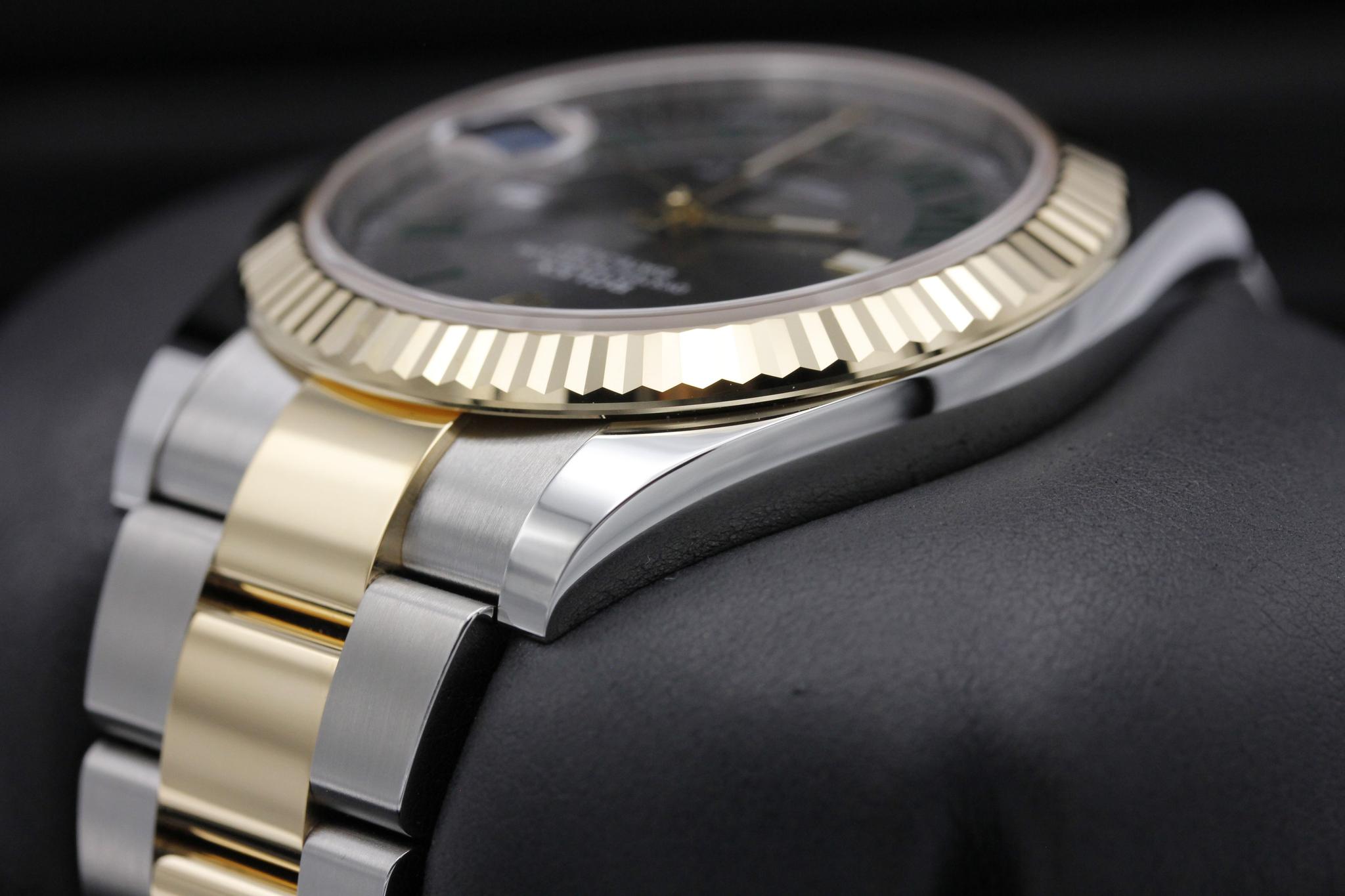 Watch Image 6
