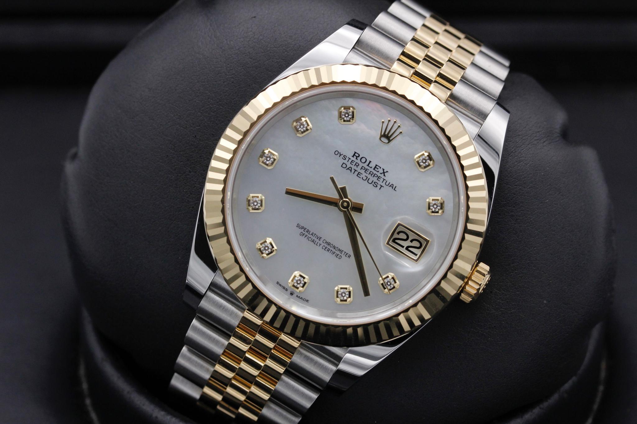 Watch Image 10
