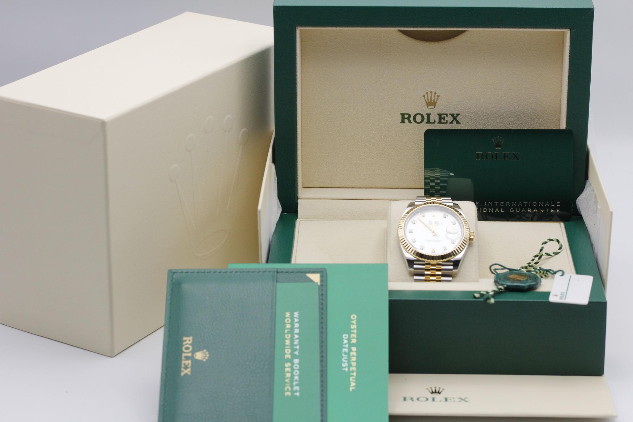 Watch Image 11
