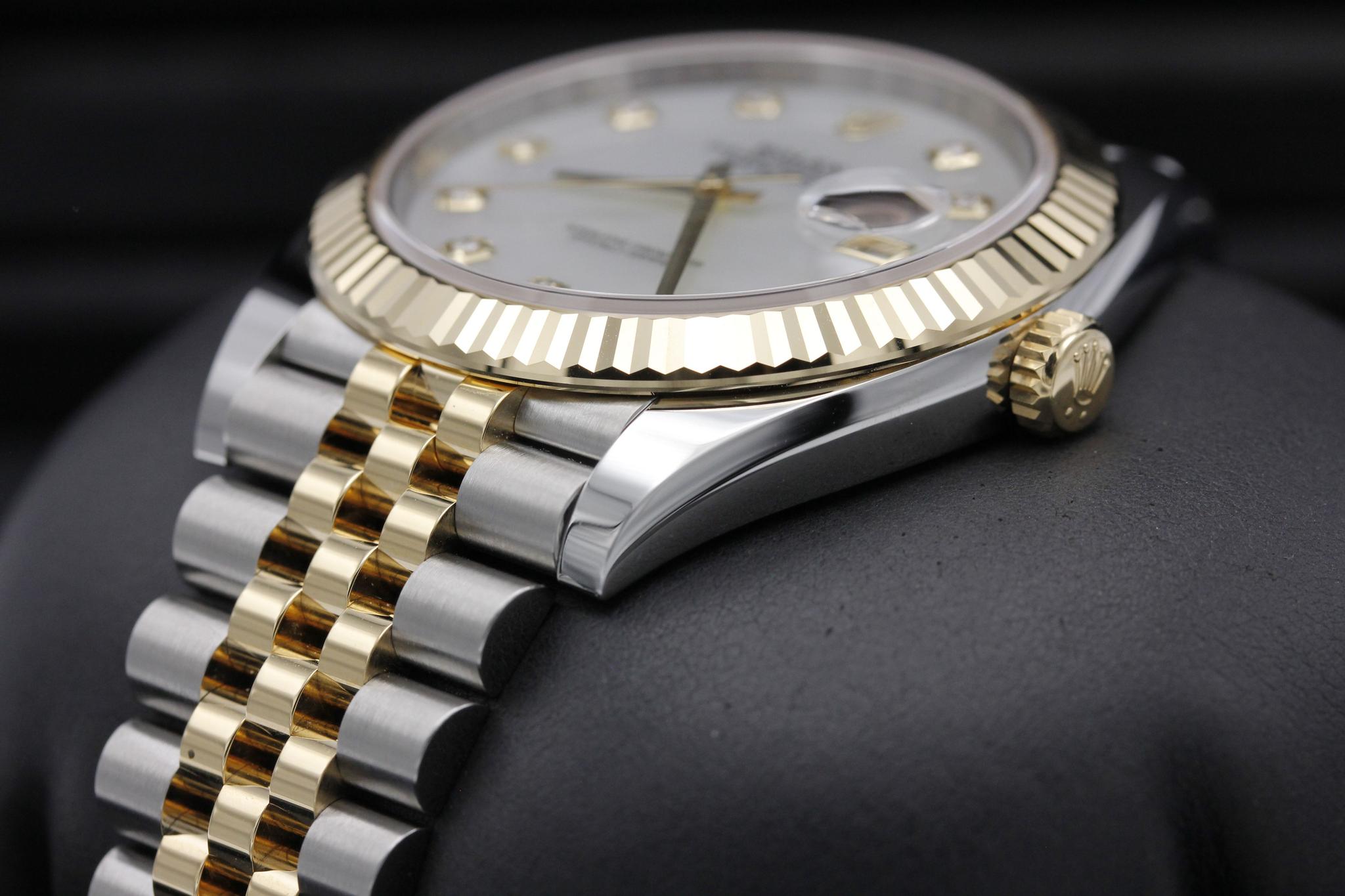 Watch Image 2