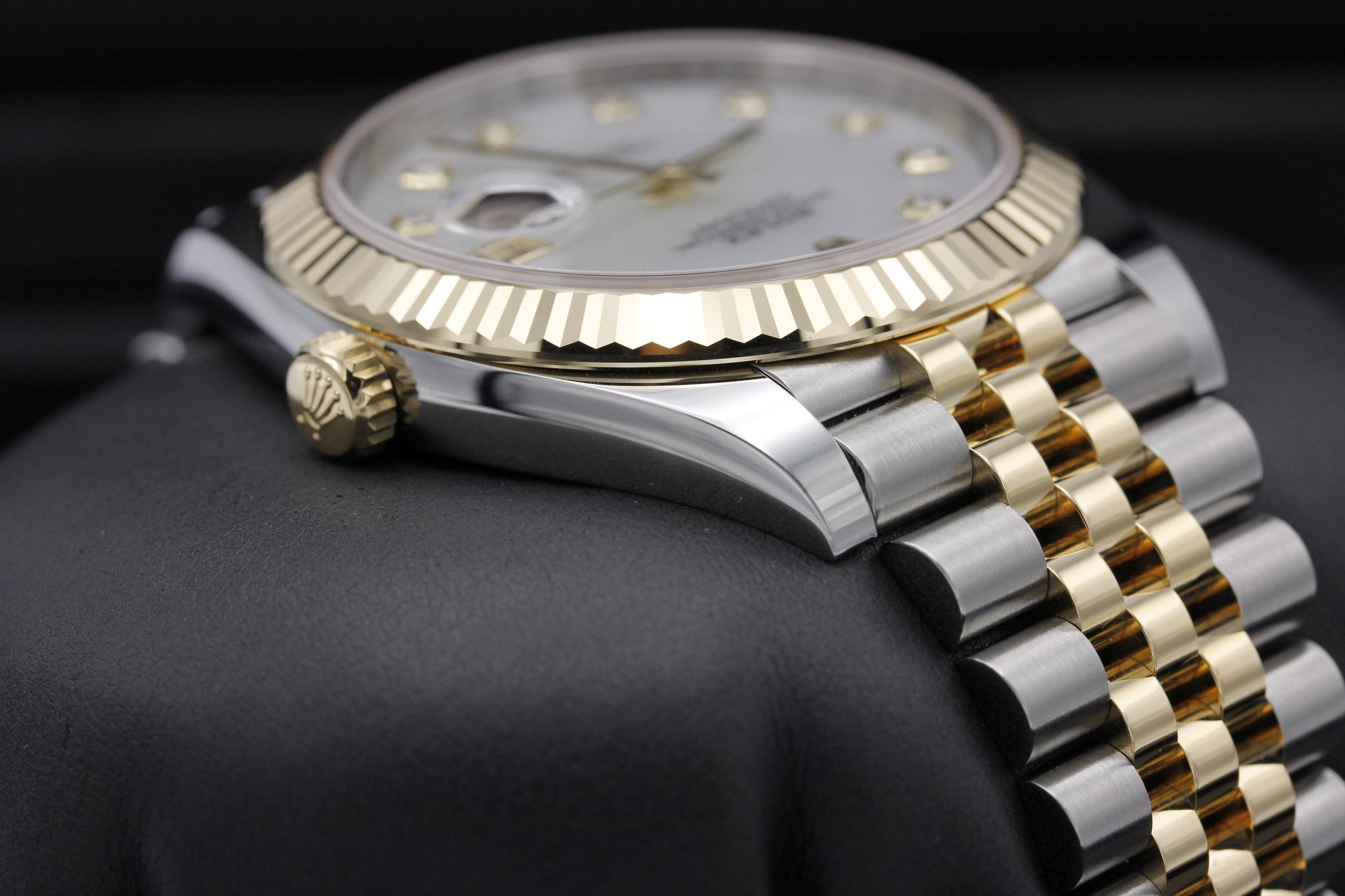 Watch Image 4