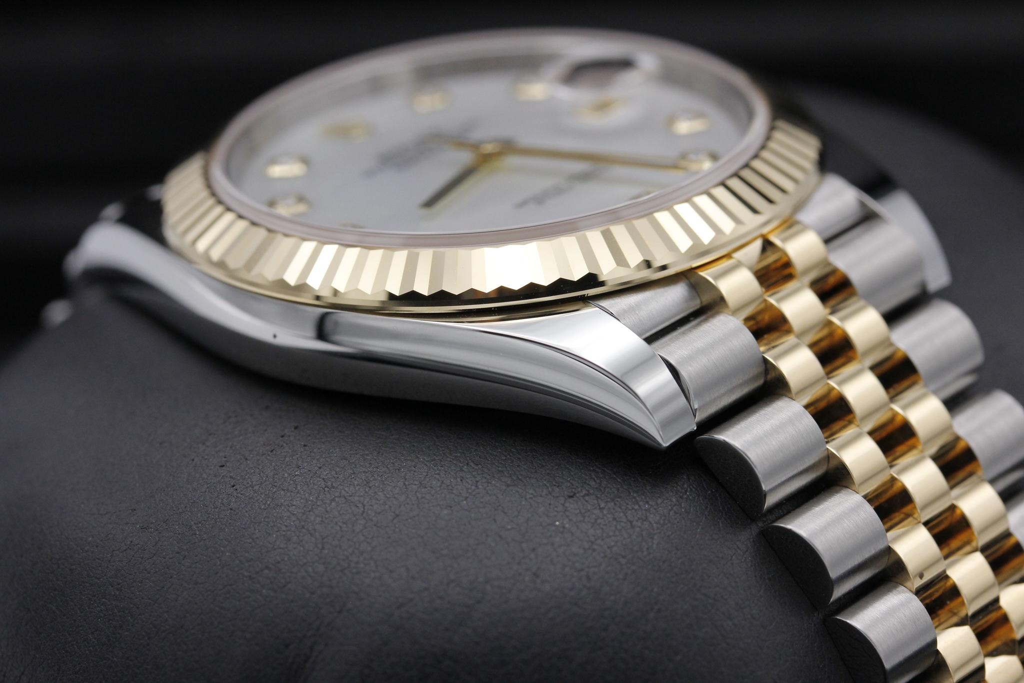 Watch Image 6