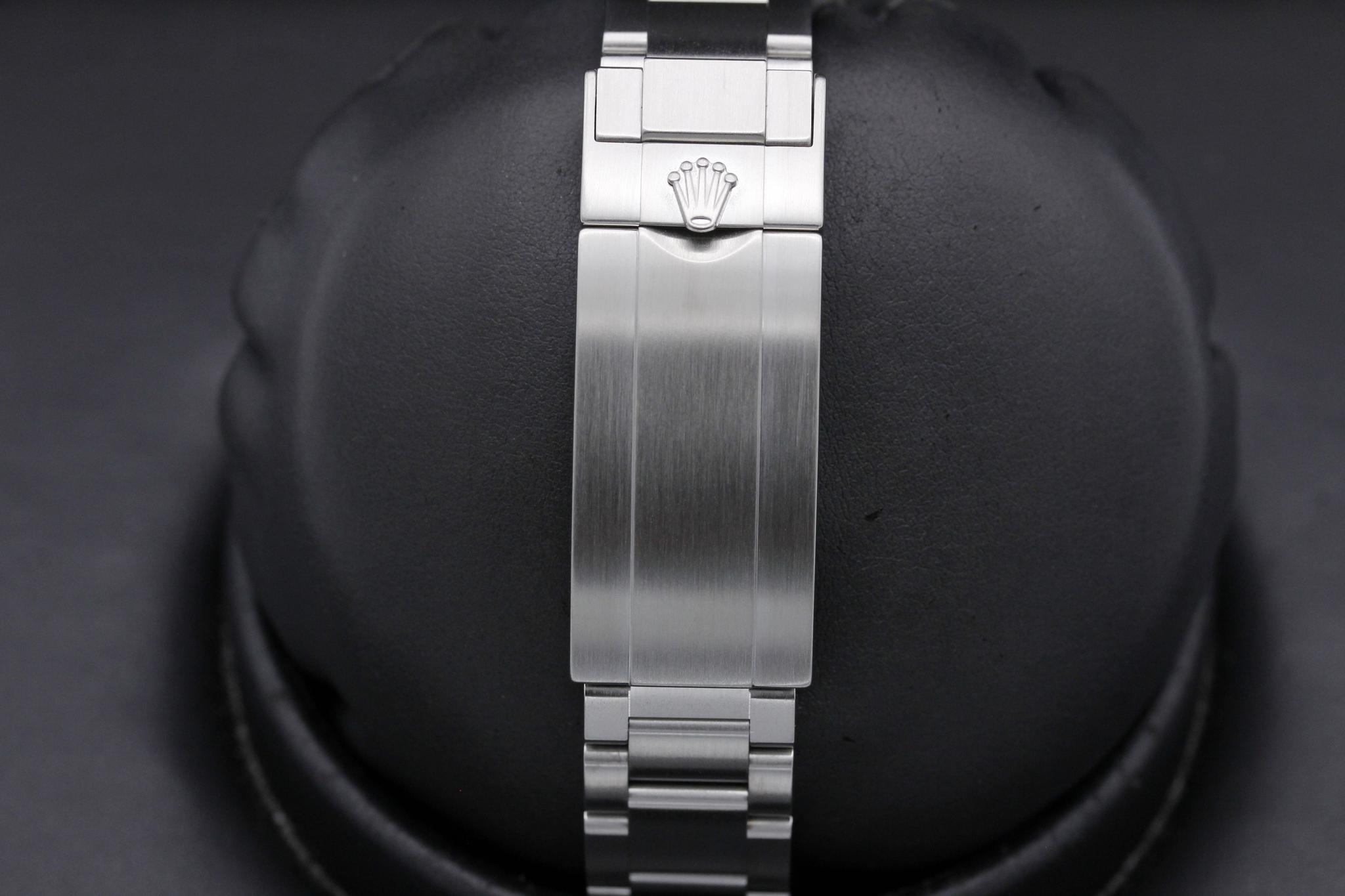 Watch Image 8