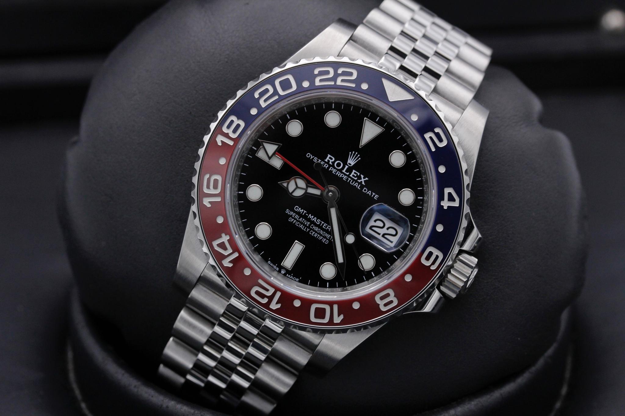 Watch Image 10