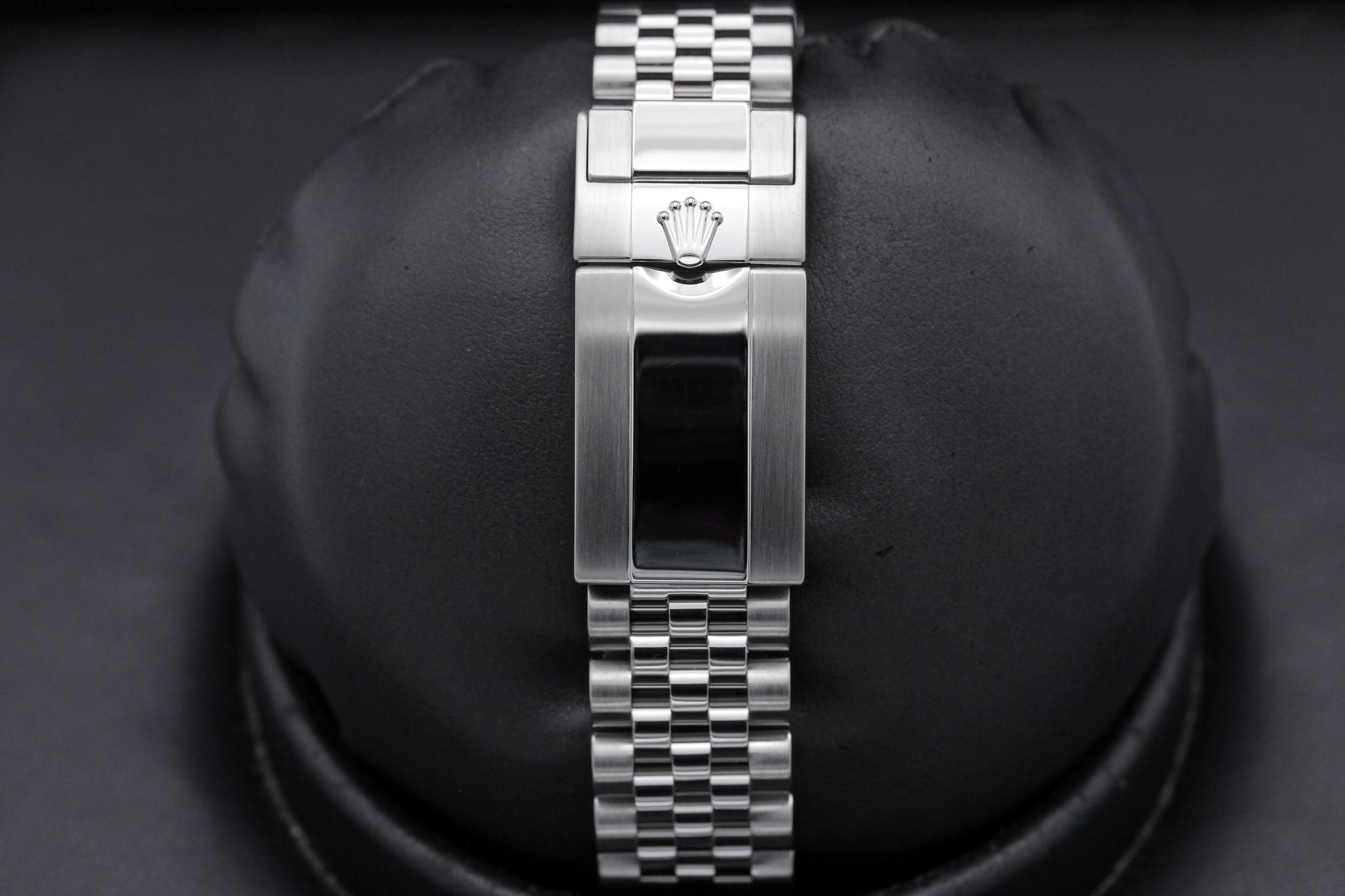 Watch Image 8