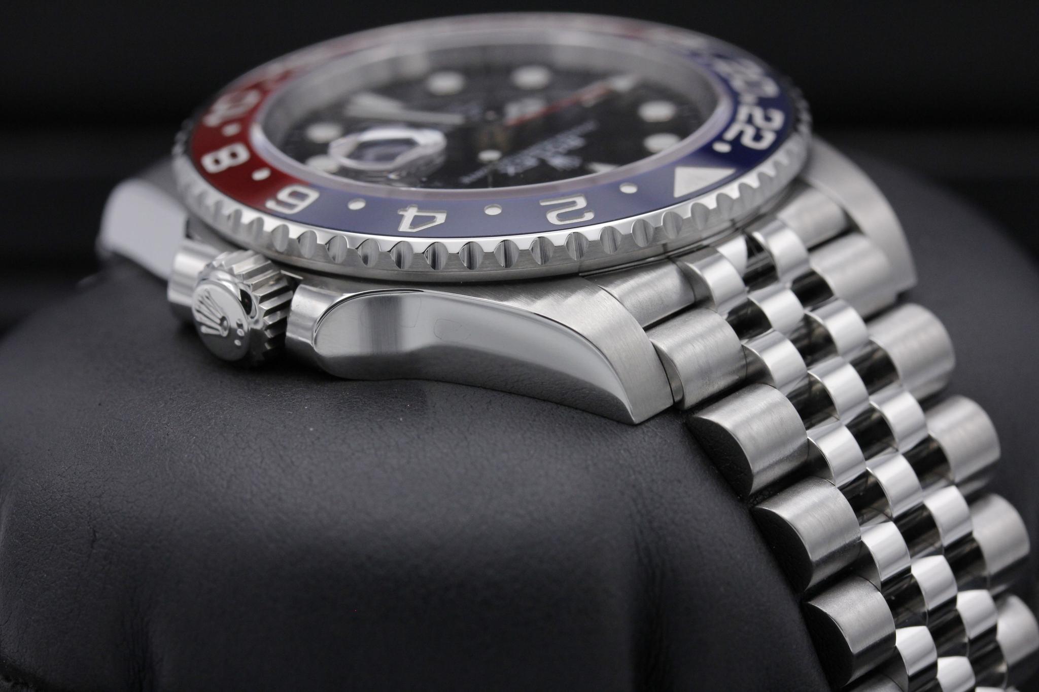 Watch Image 4