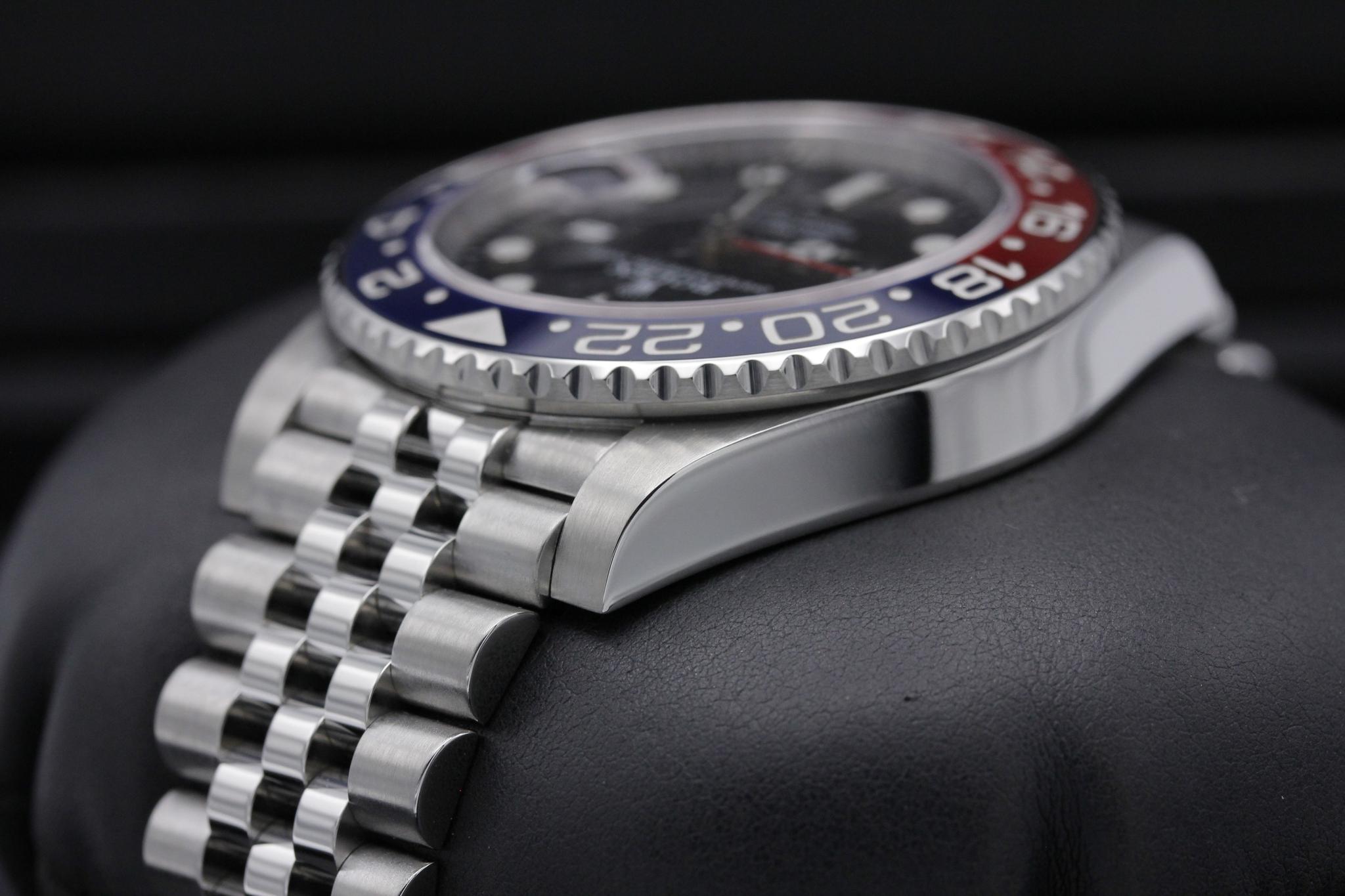 Watch Image 5